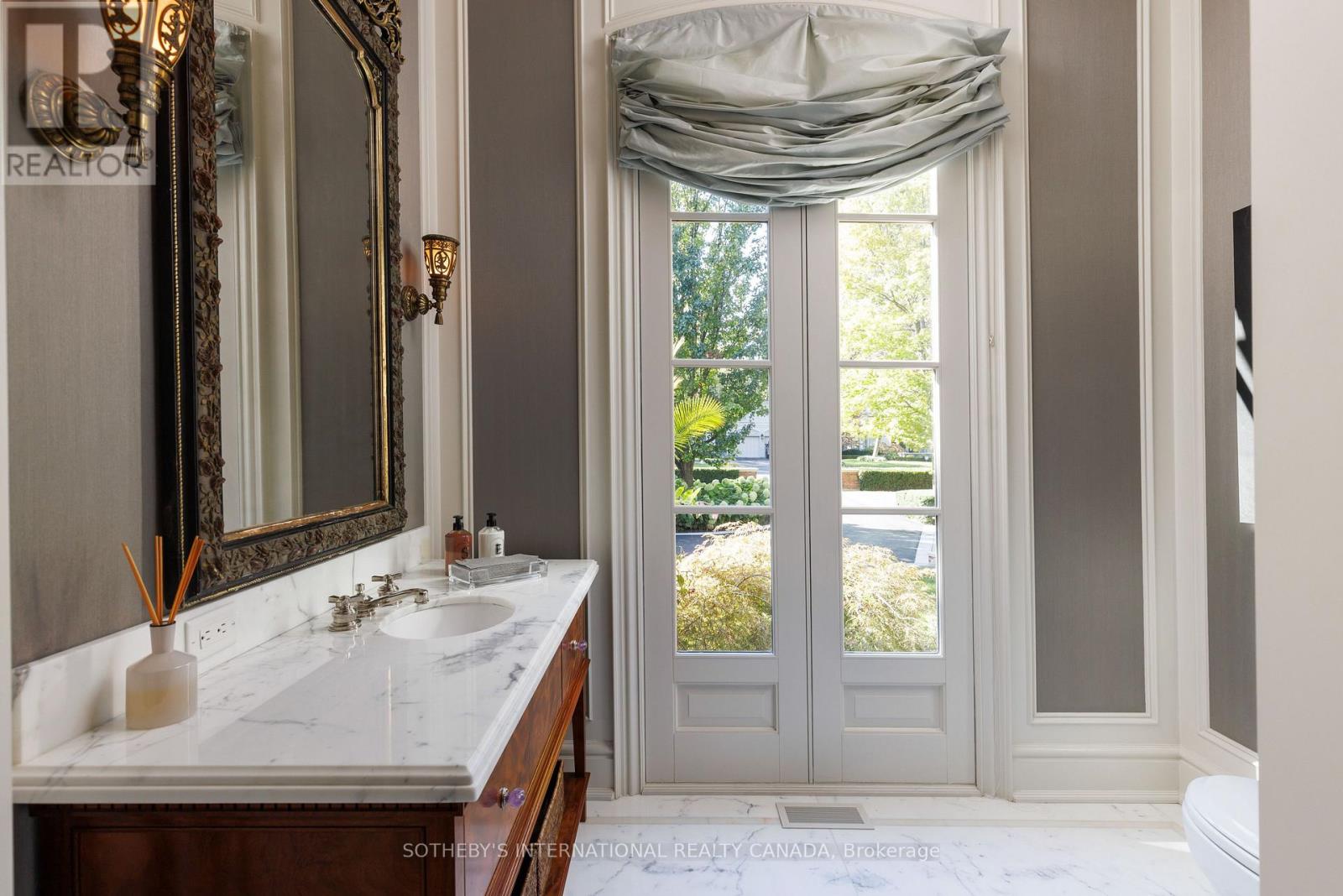 29 Edgehill Road, Toronto, ON photo 14