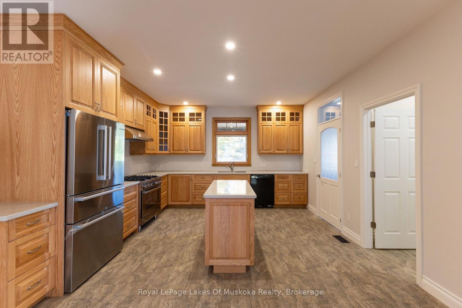 455 WELLINGTON STREET - 20