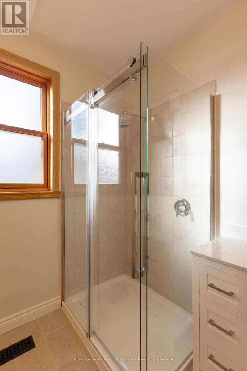 455 WELLINGTON STREET - 33