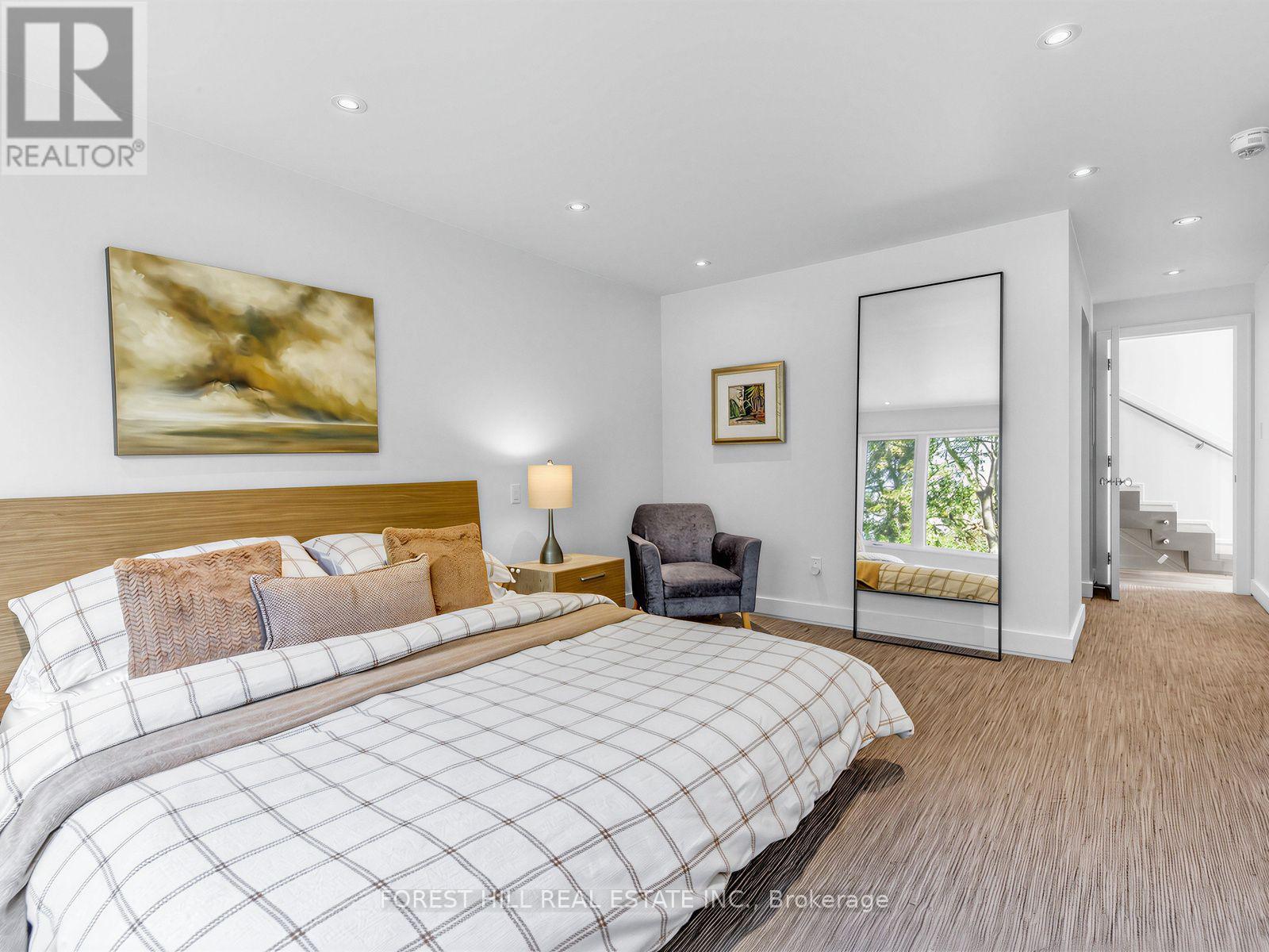 126 KEEWATIN AVENUE - 20