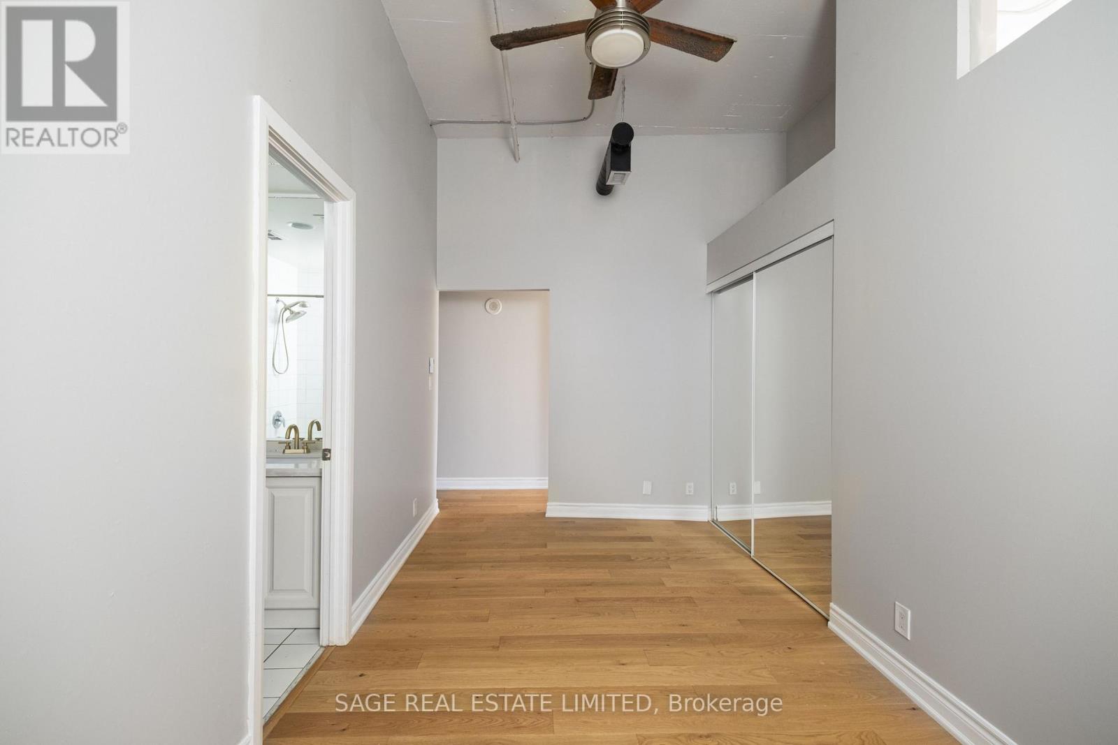 700 King Street West — photo 11