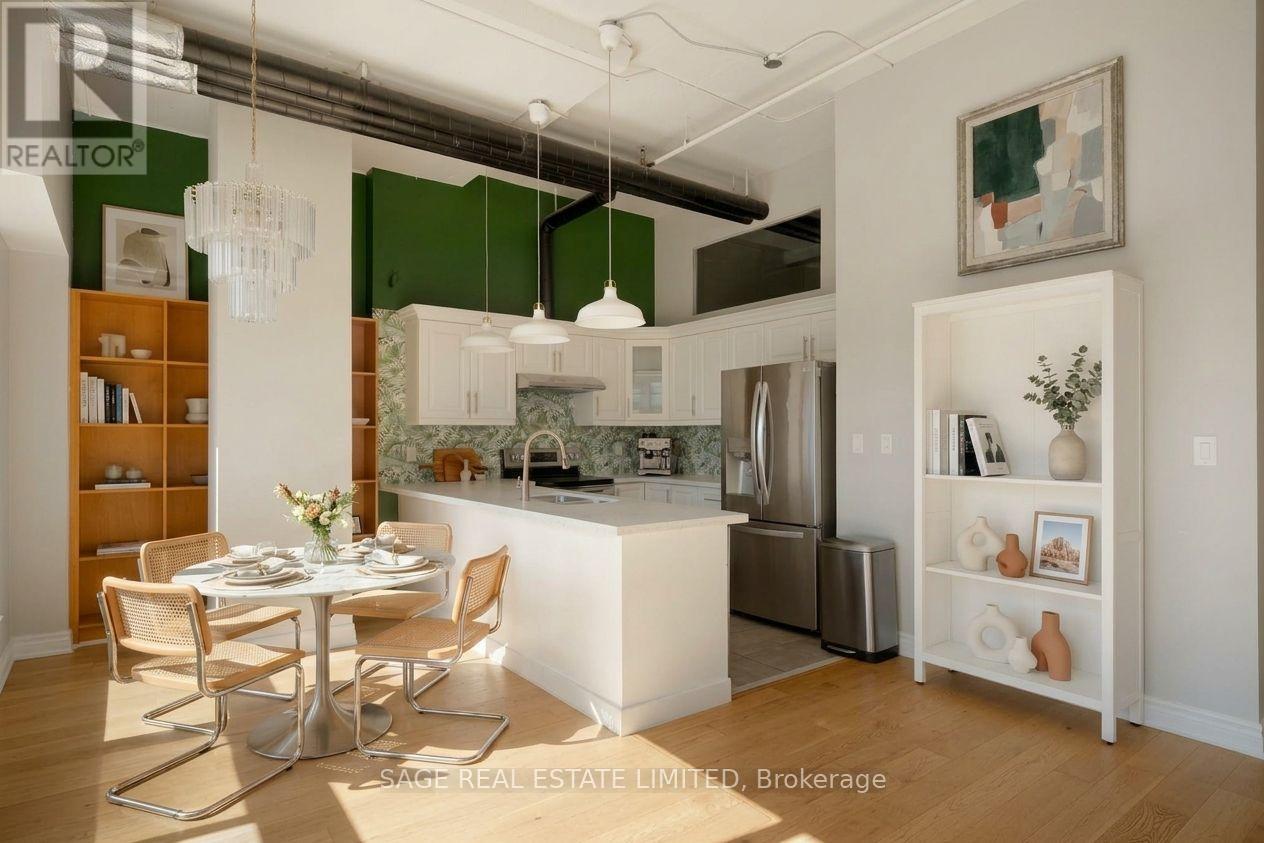700 King Street West — photo 2
