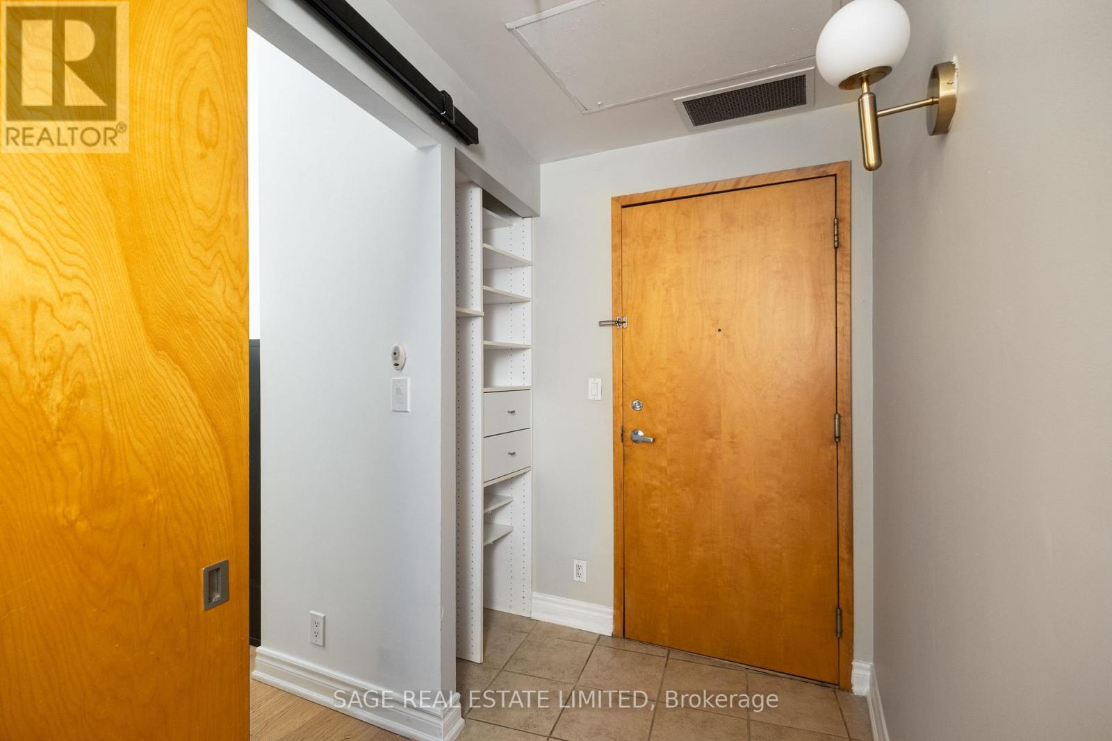 700 King Street West — photo 20