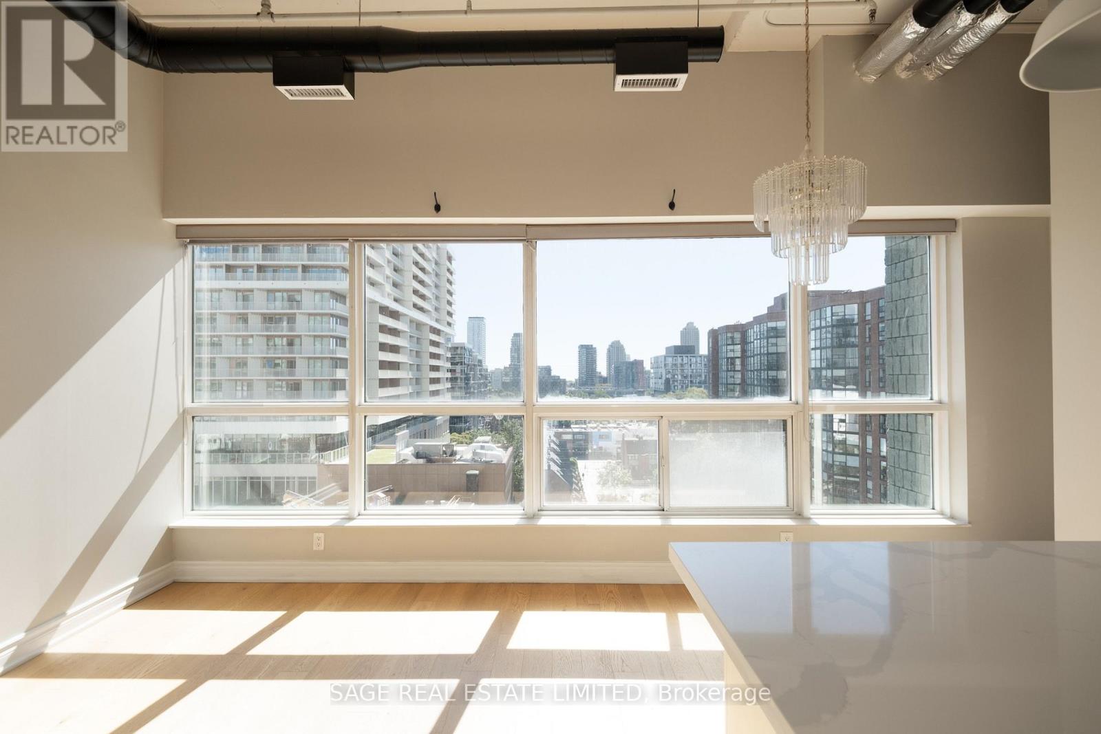 700 King Street West — photo 3
