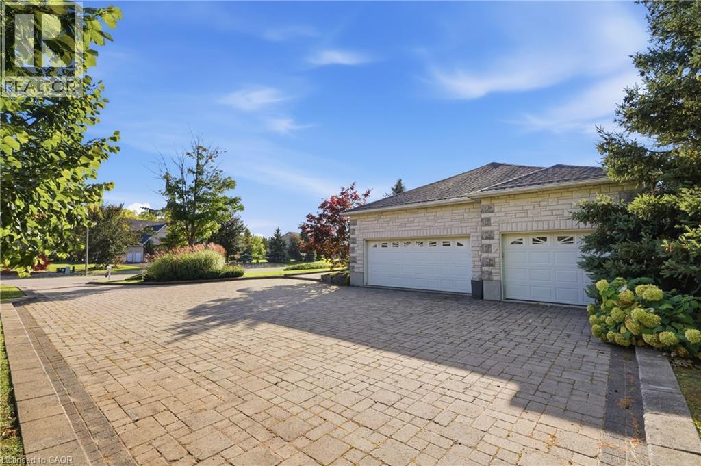 1194 Hunt Club Road — photo 33