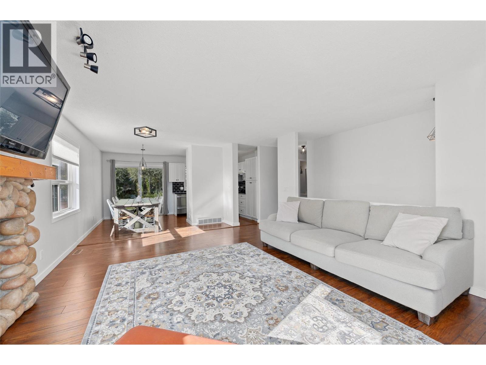3220 McIver Road - 16