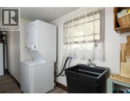 Full bathroom - 2213 33 Street, Vernon, BC V1T5S2 Photo 7
