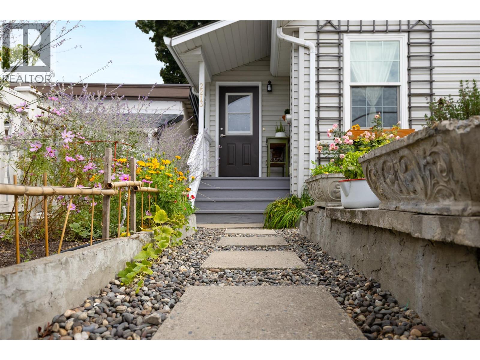 2213 33 Street - Image 28
