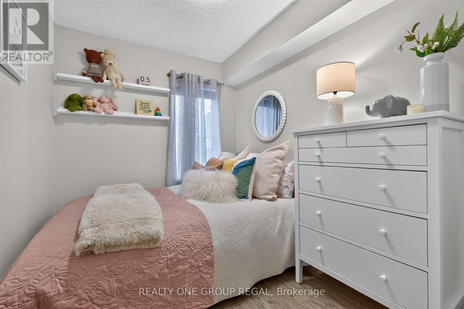 6 Foundry Avenue — photo 28