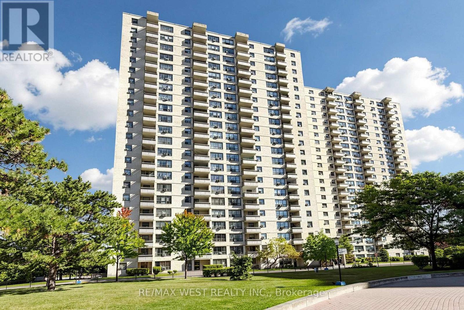 102- 370 Dixon Road, Toronto, ON photo 43