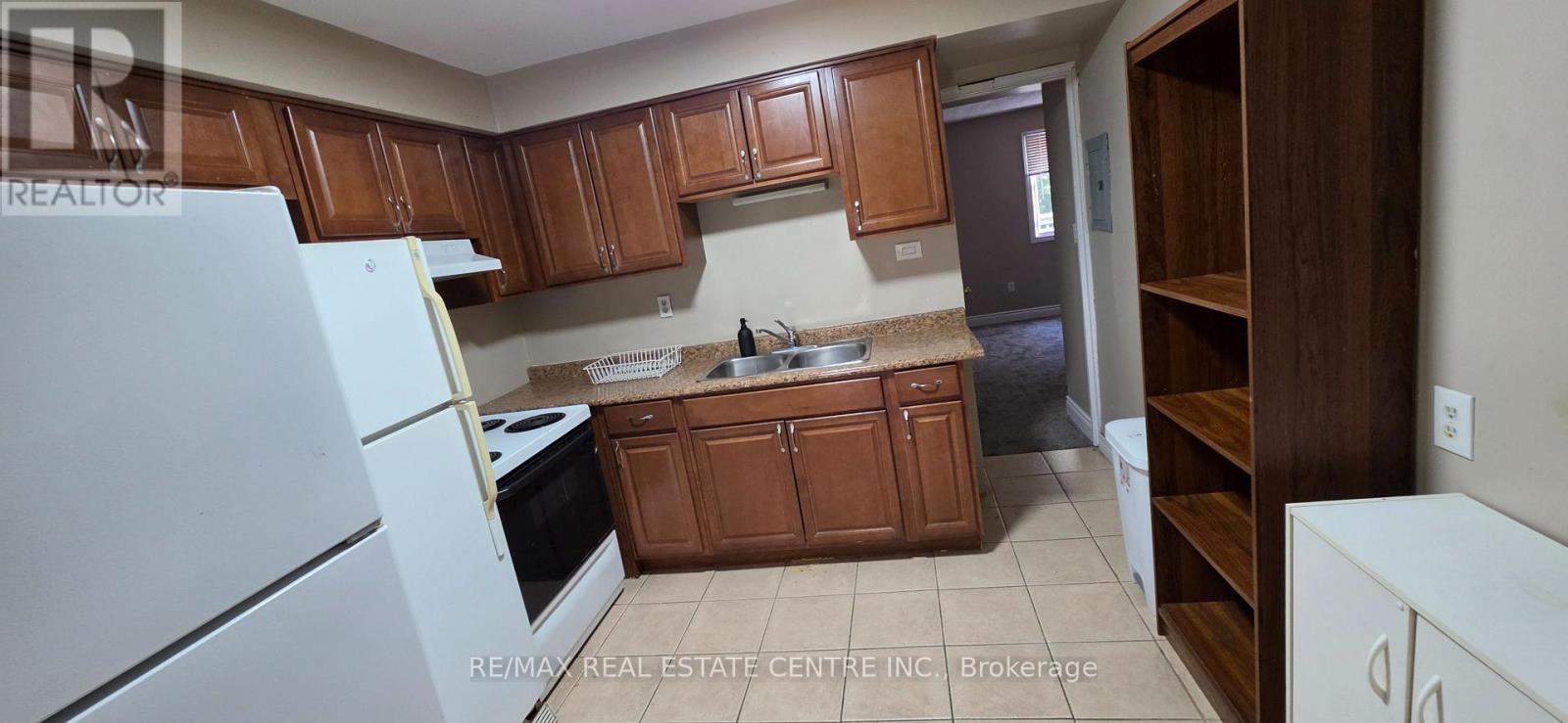 65 CARDILL CRESCENT - 4
