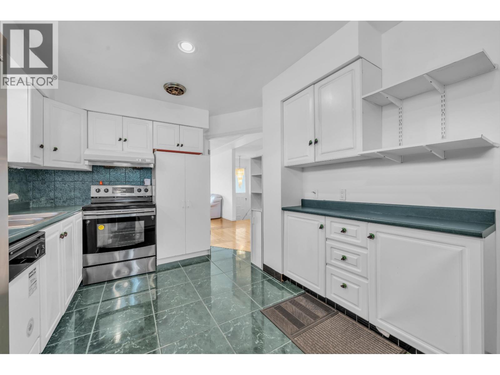3631 WELLINGTON AVENUE, Vancouver - Image 1