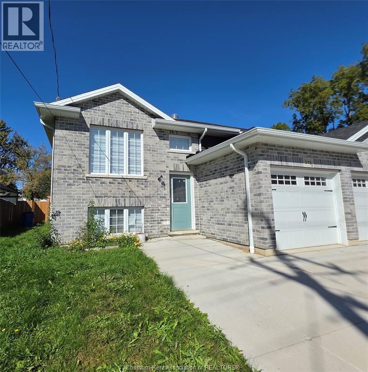 213 Catherine STREET - 2