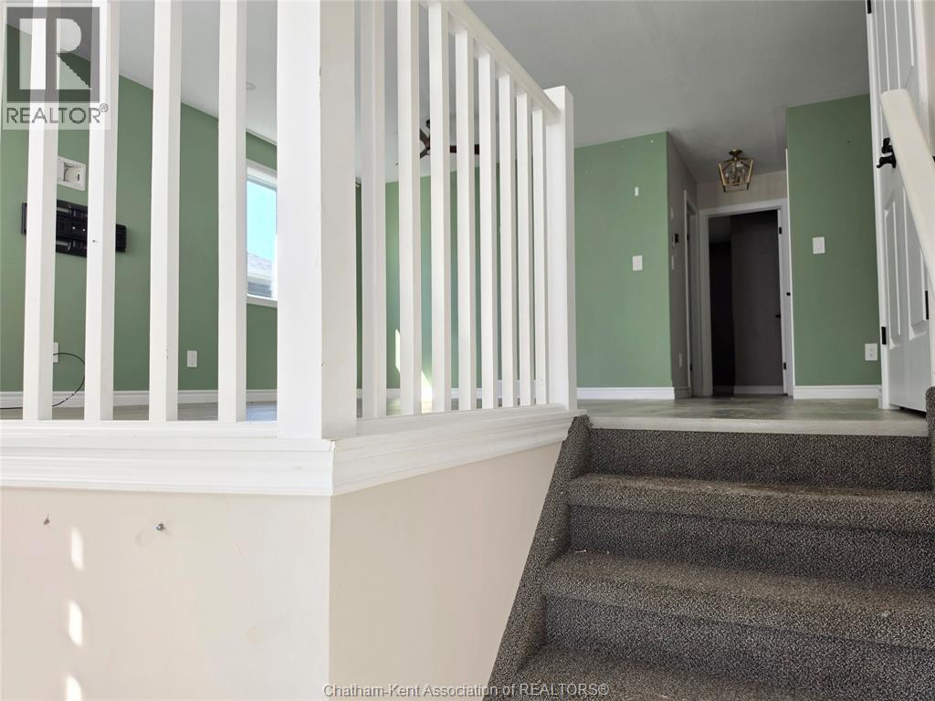213 Catherine STREET - 3