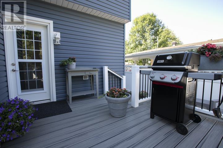 90 Florwin DR - 9