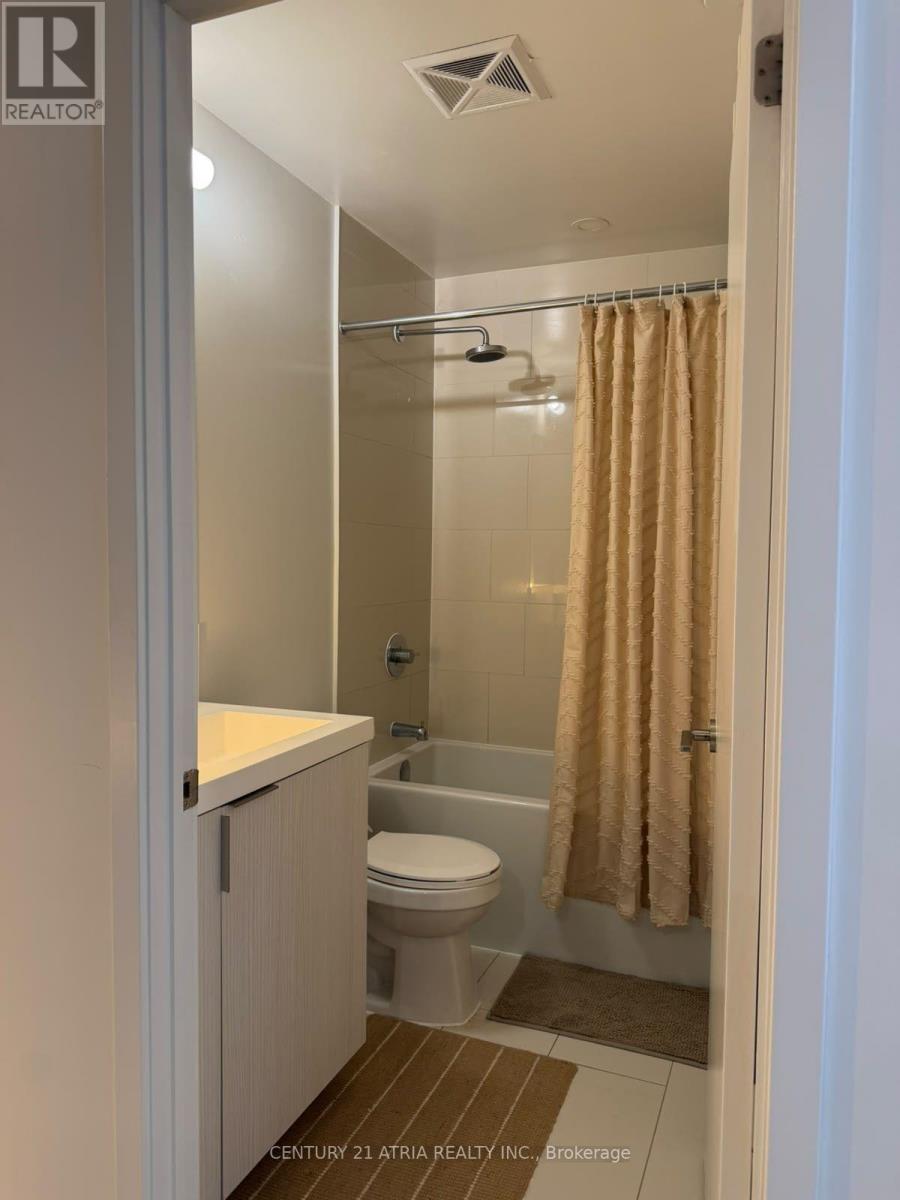 225 Sumach Street — photo 14