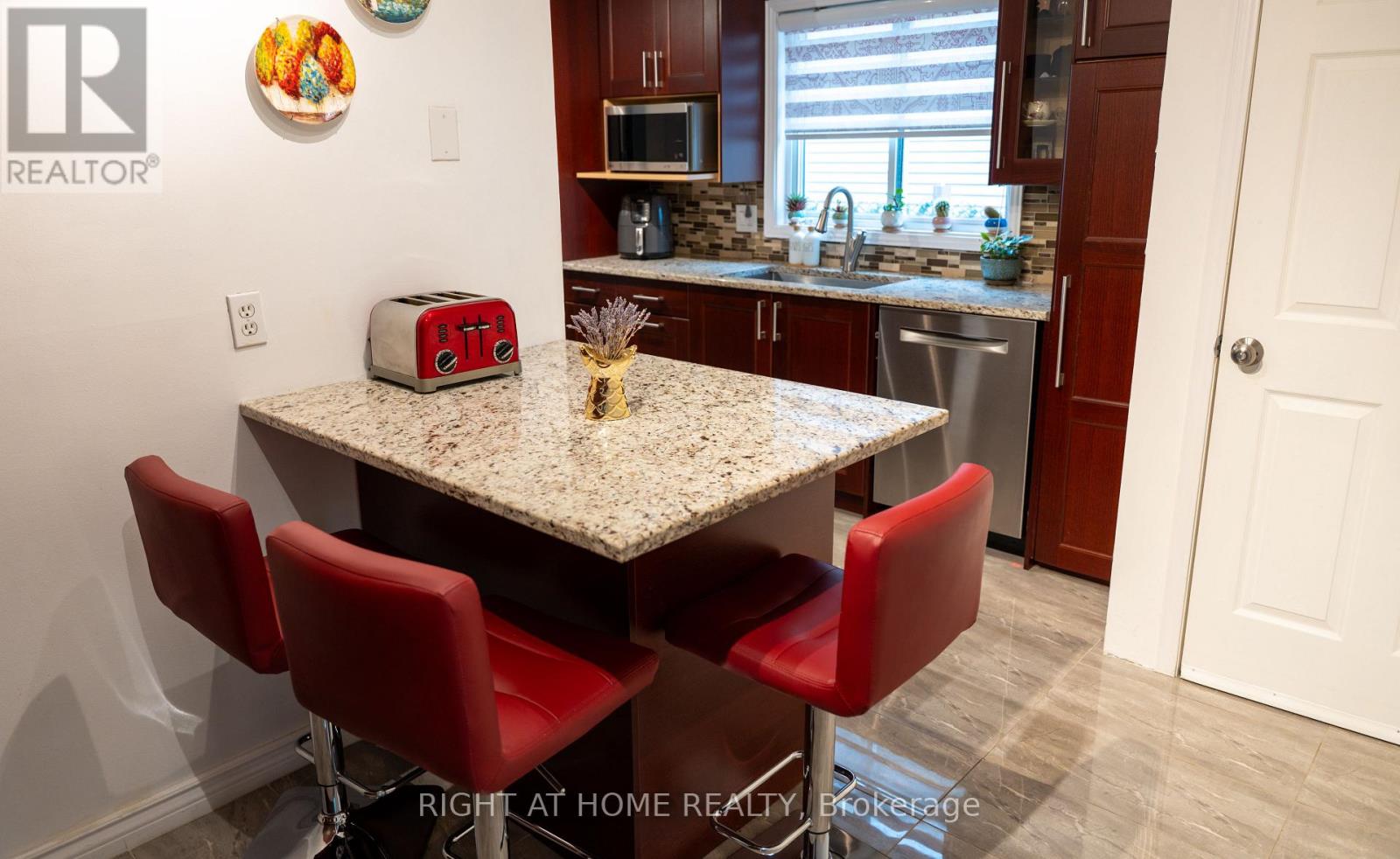 6080 Rivercrest Drive — photo 14