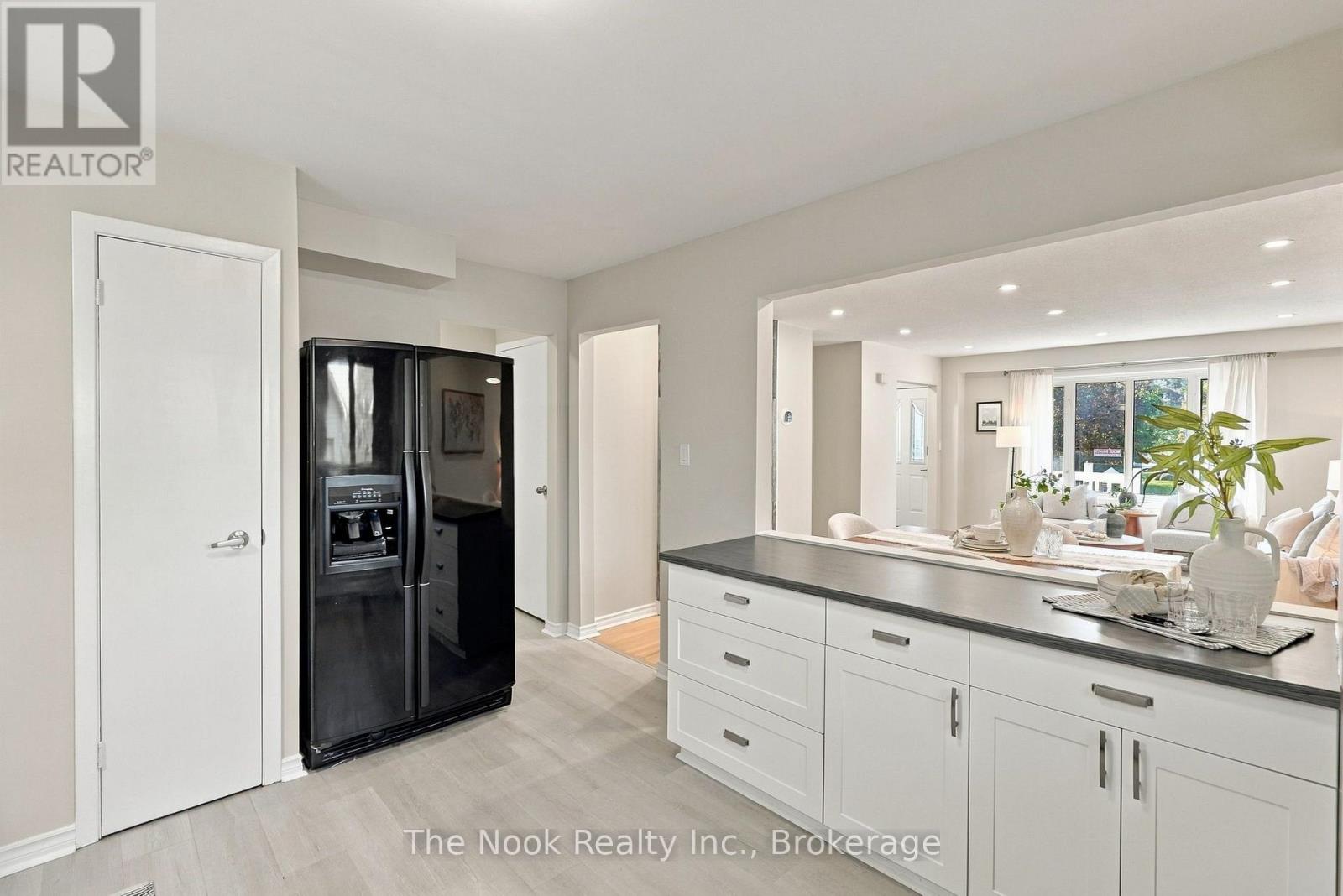 456 HARCOURT DRIVE - Image 21