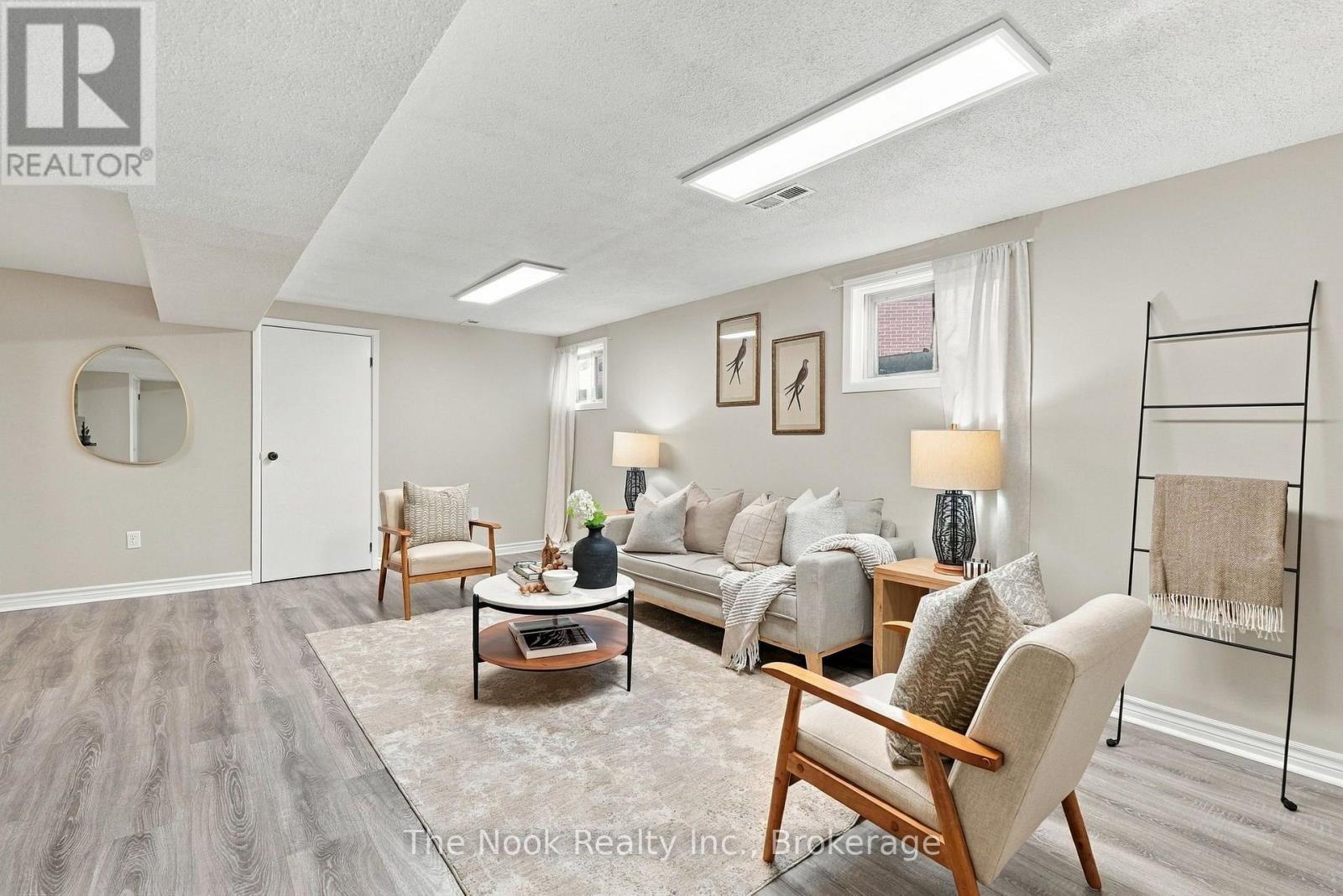 456 HARCOURT DRIVE - Image 36