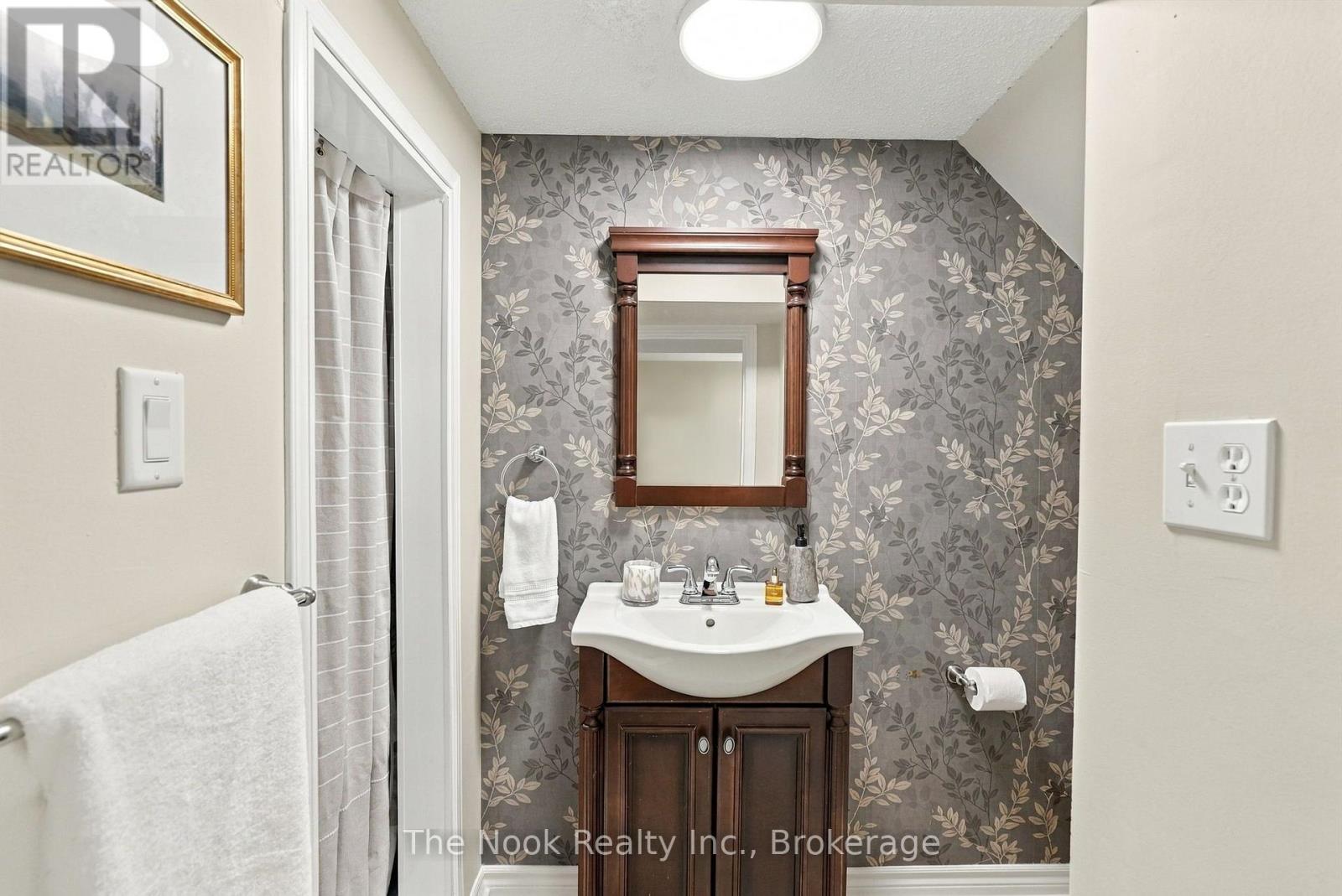 456 HARCOURT DRIVE - Image 38