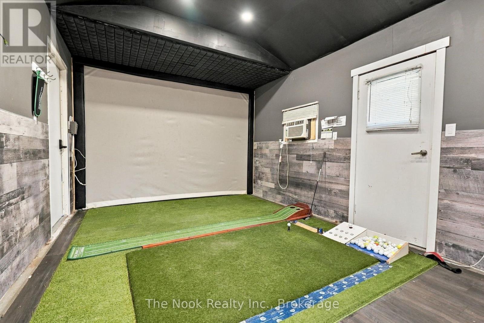 456 HARCOURT DRIVE - 46