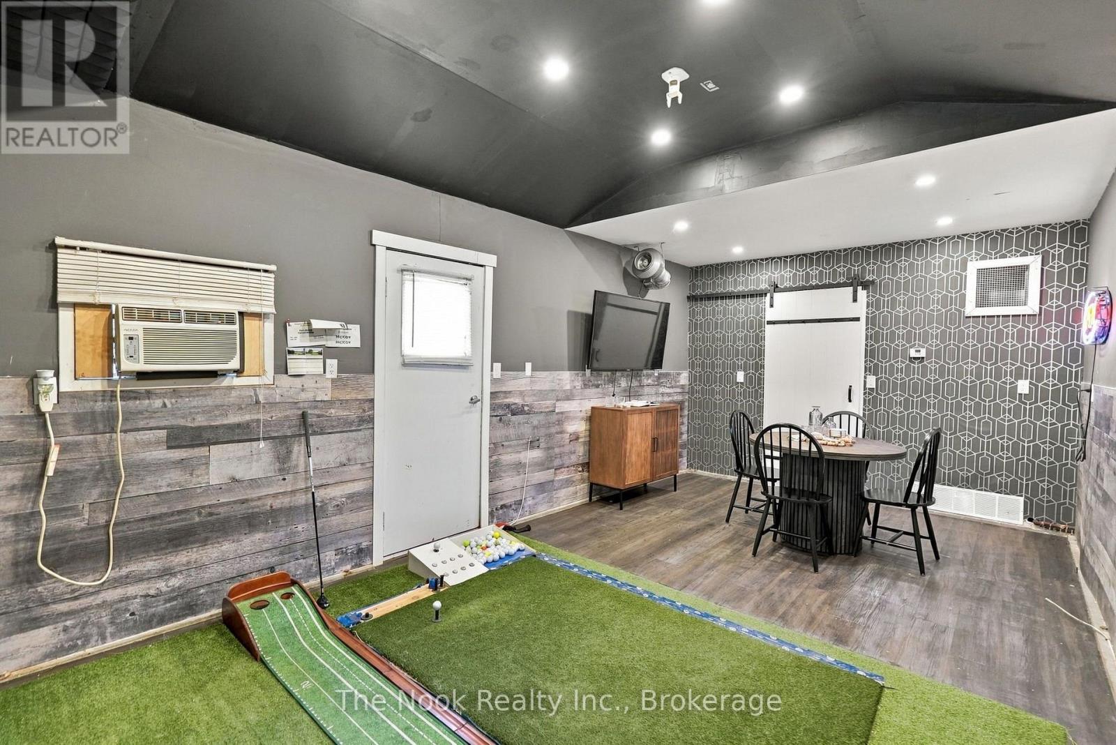 456 HARCOURT DRIVE - 48