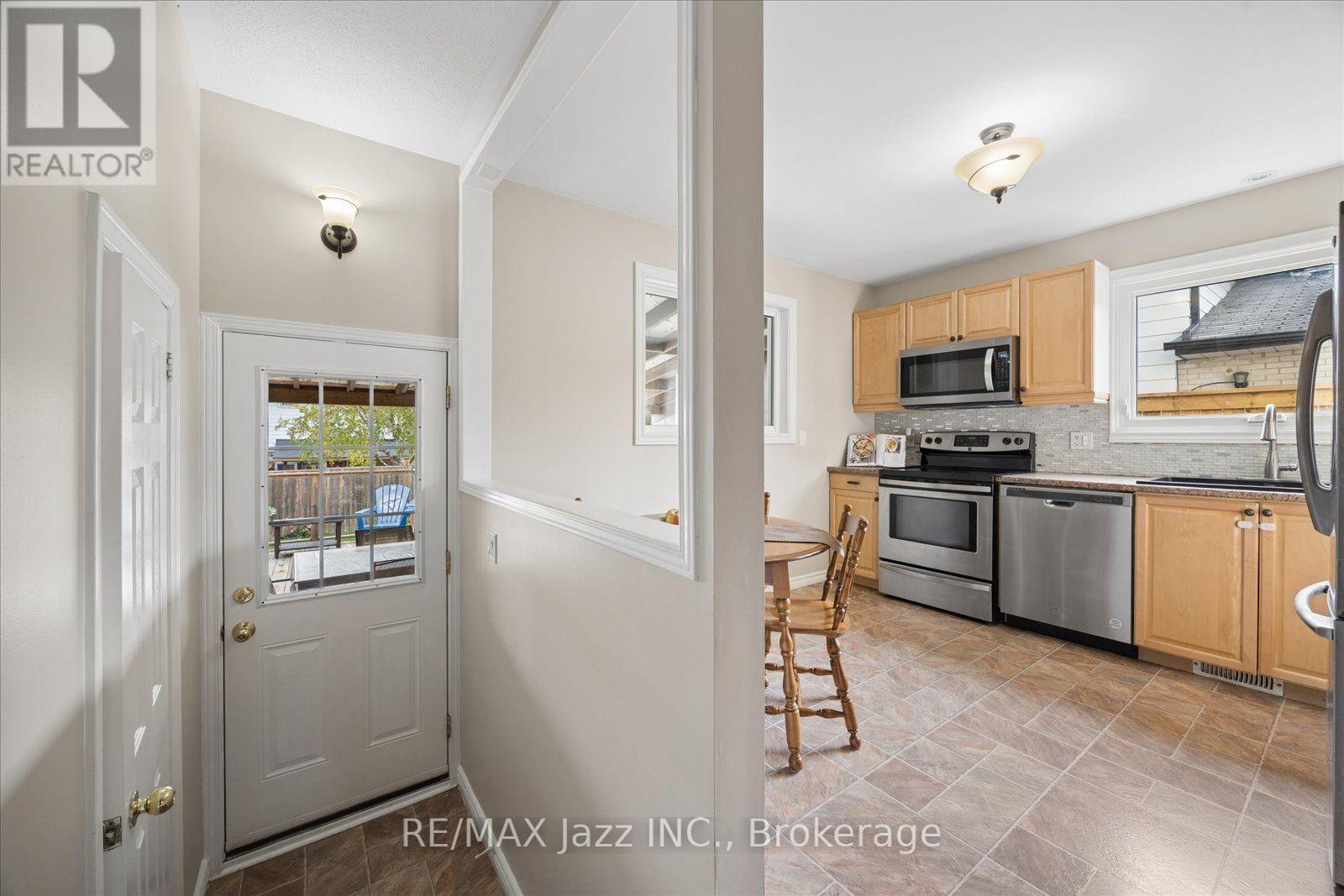 419 Maplewood Drive, Oshawa, ON photo 10