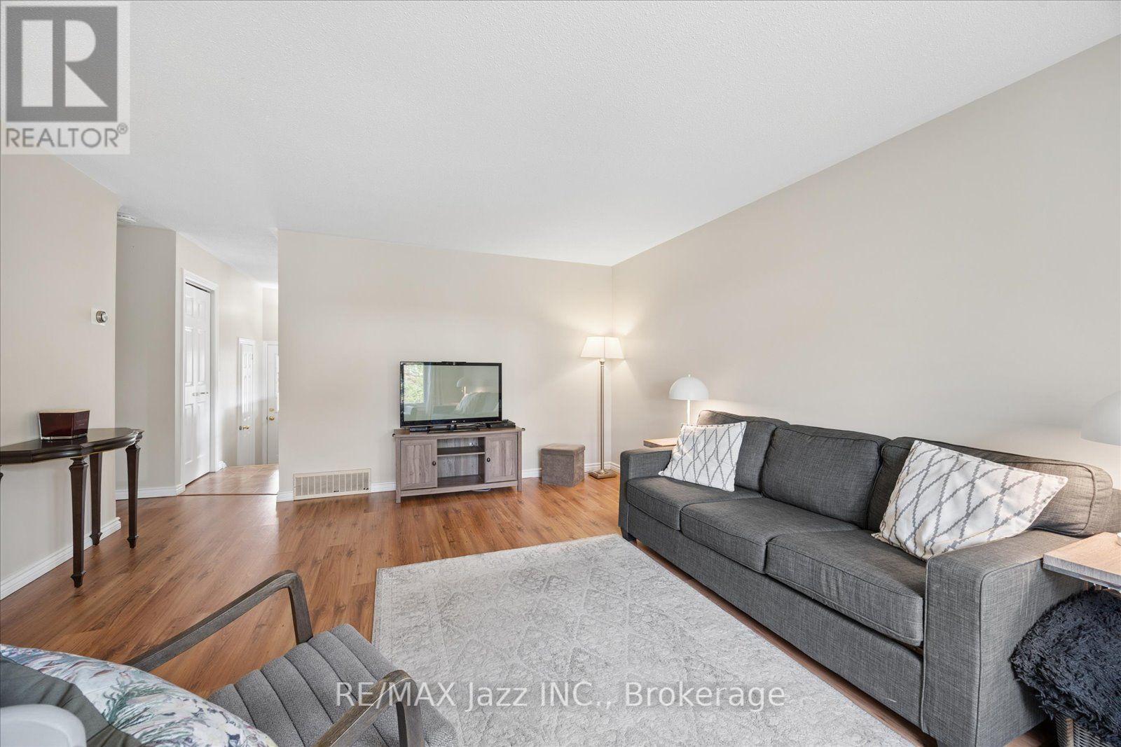 419 MAPLEWOOD DRIVE - 7