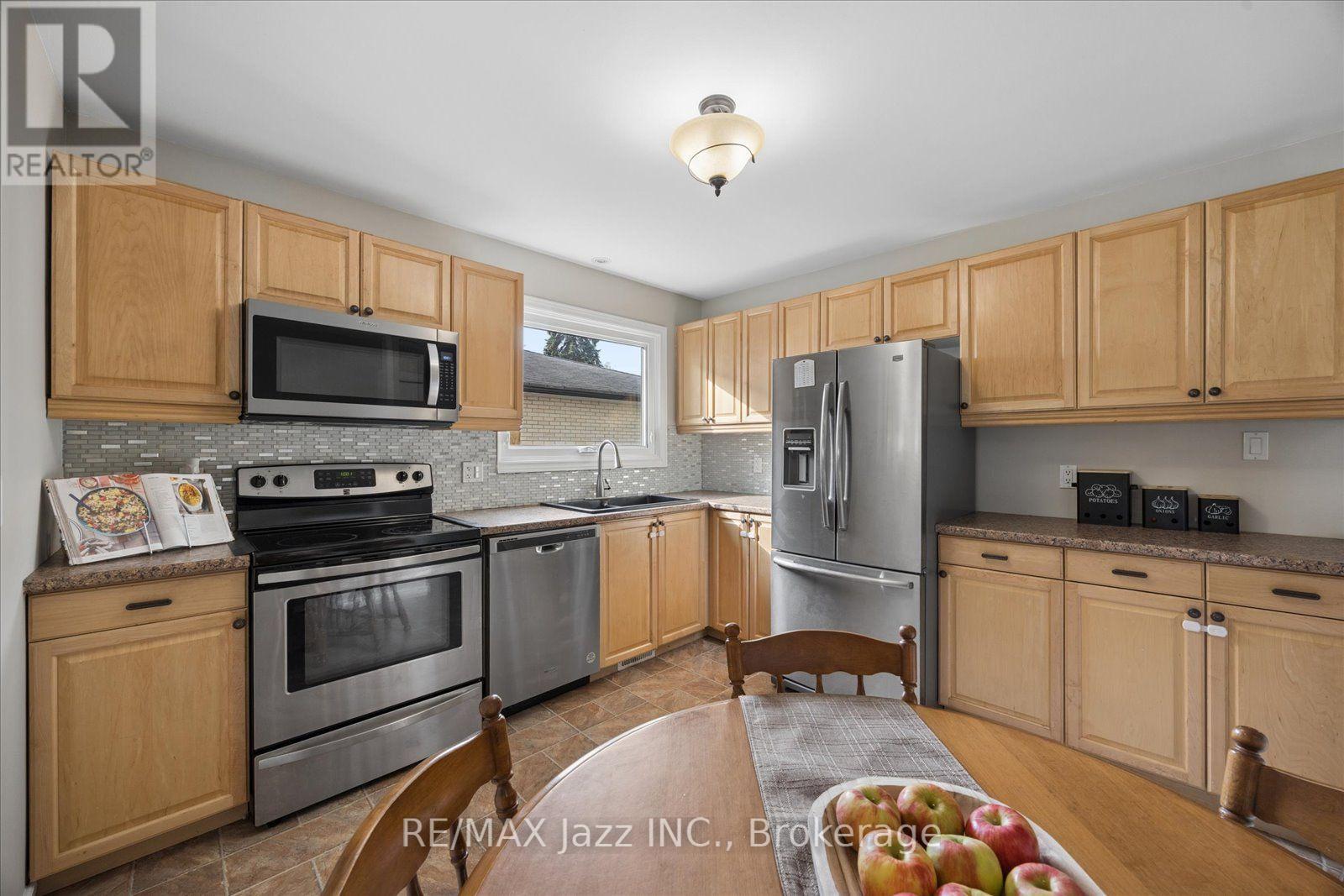 419 MAPLEWOOD DRIVE - 9