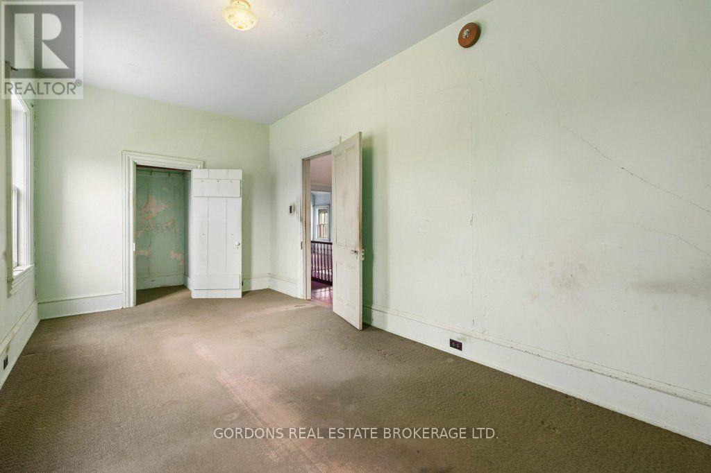 1166 KILMARNOCK ROAD - 33