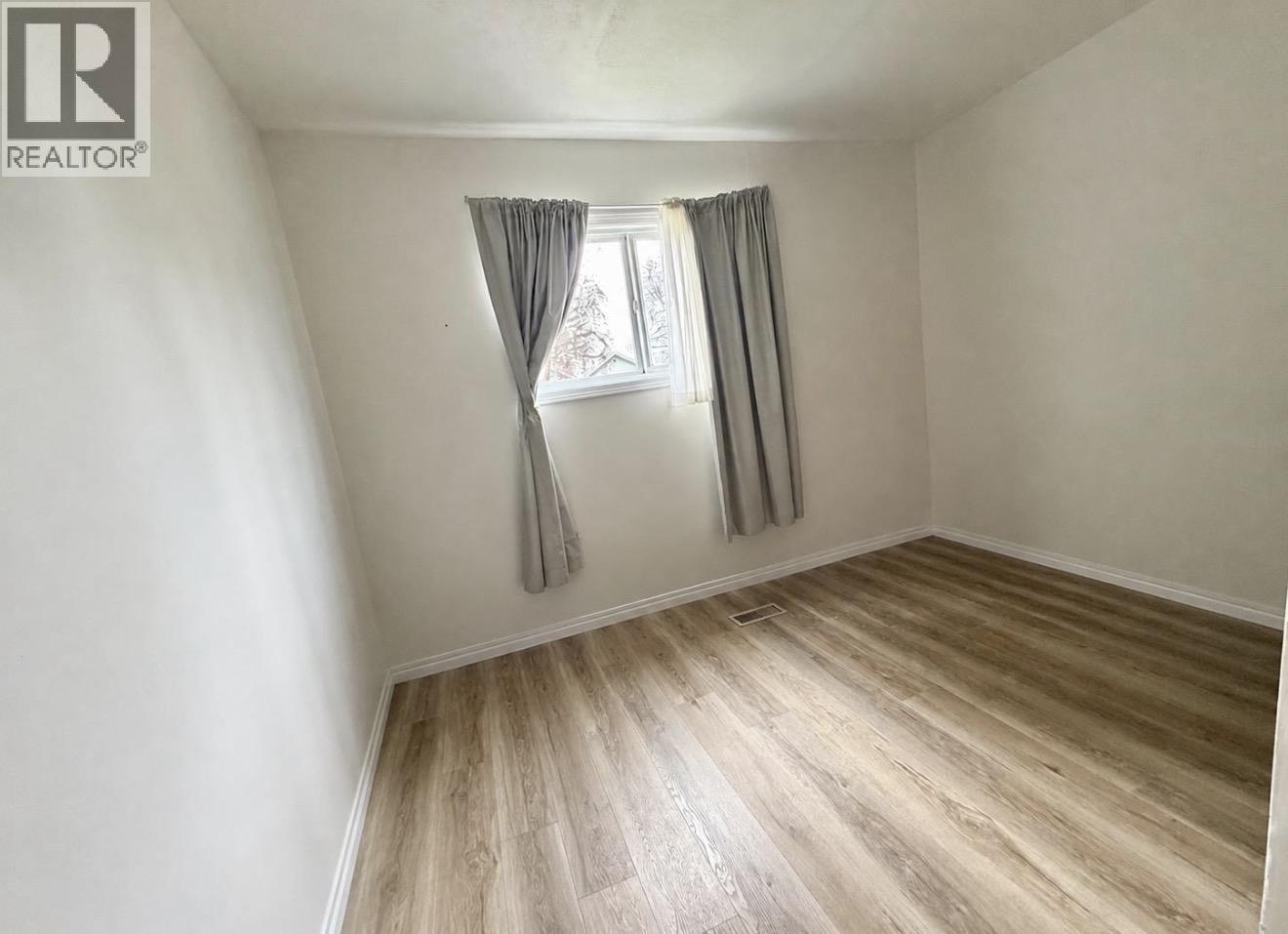 534 IRWIN STREET - 11