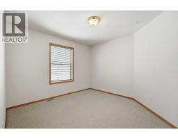 22 Lanterman Close, Red Deer, AB T4R3K3 Photo 18