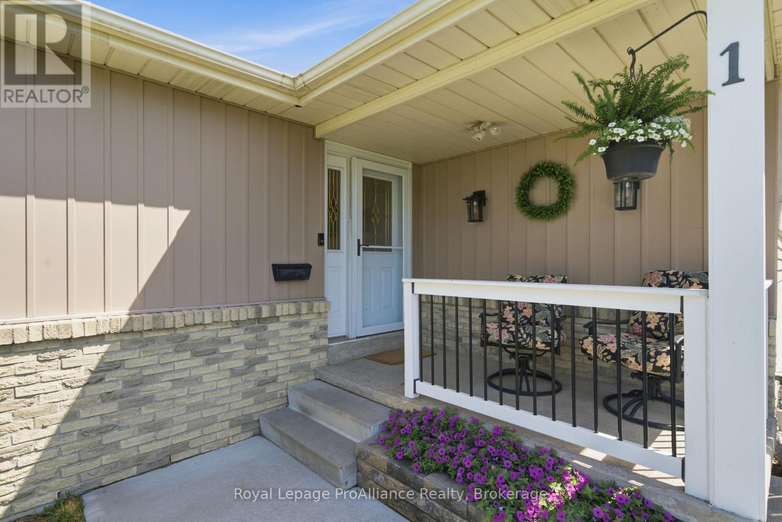 1 Alnet Drive, Belleville, ON photo 6