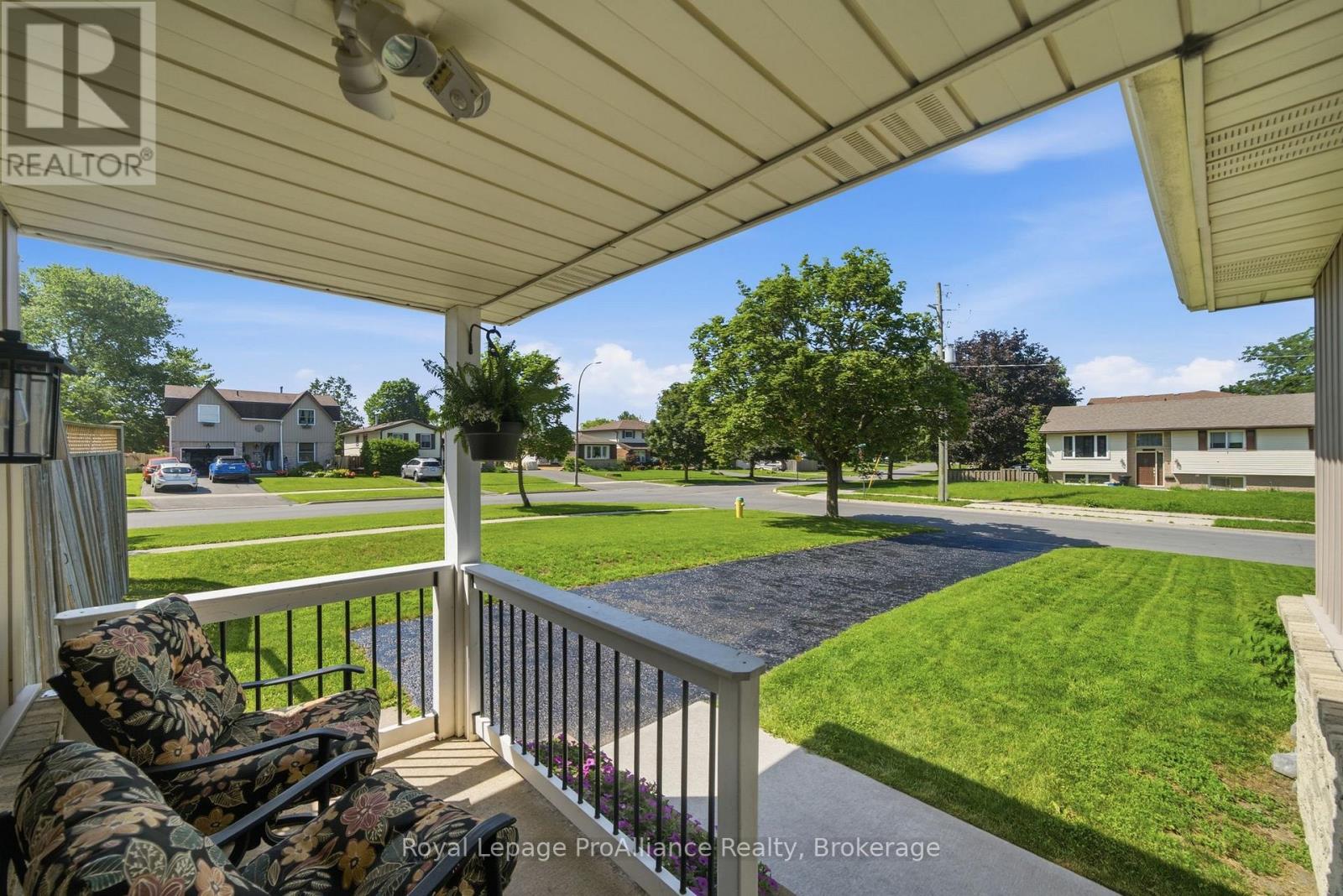 1 Alnet Drive, Belleville, ON photo 7