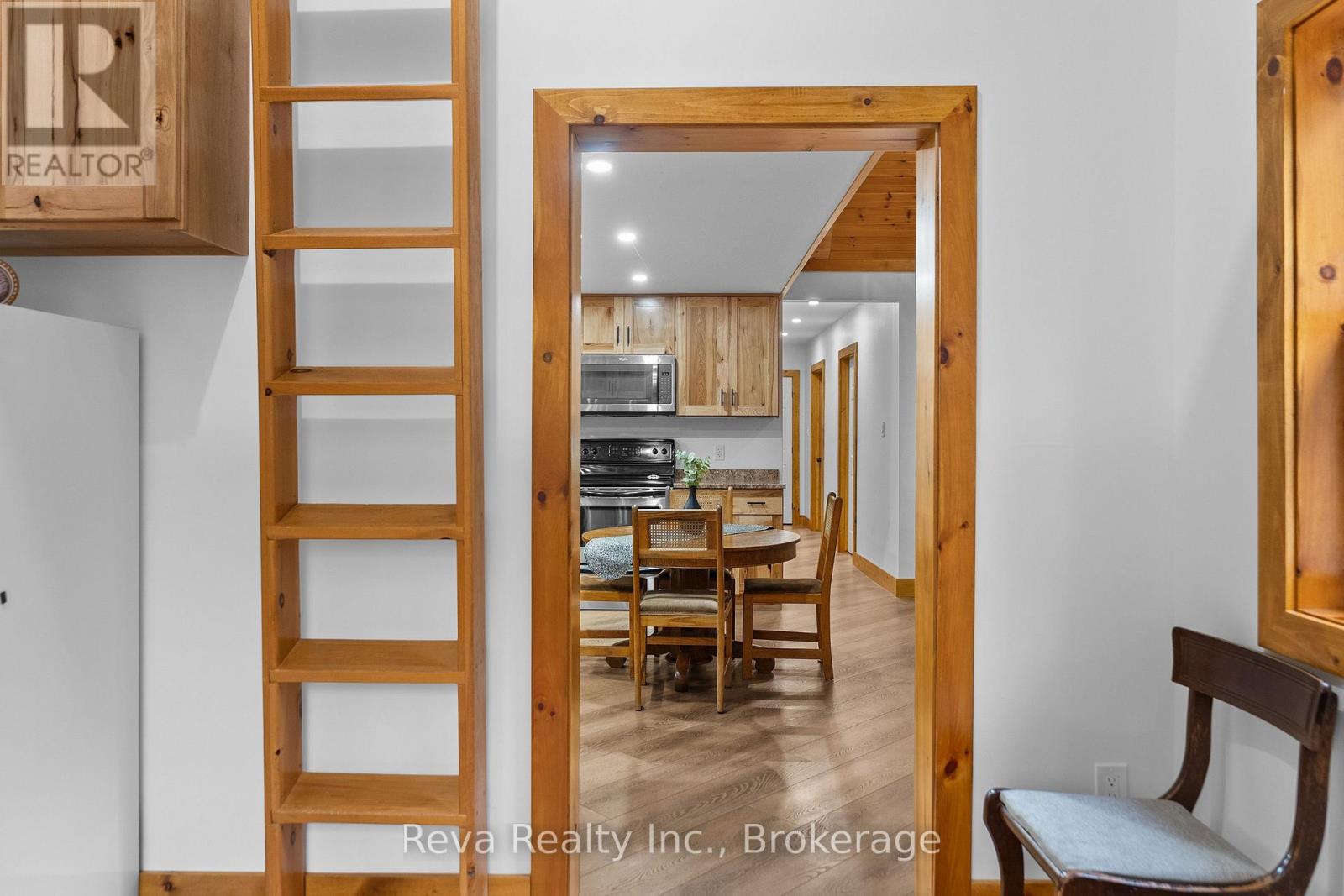 595 OLD DIAMOND LAKE ROAD - 14