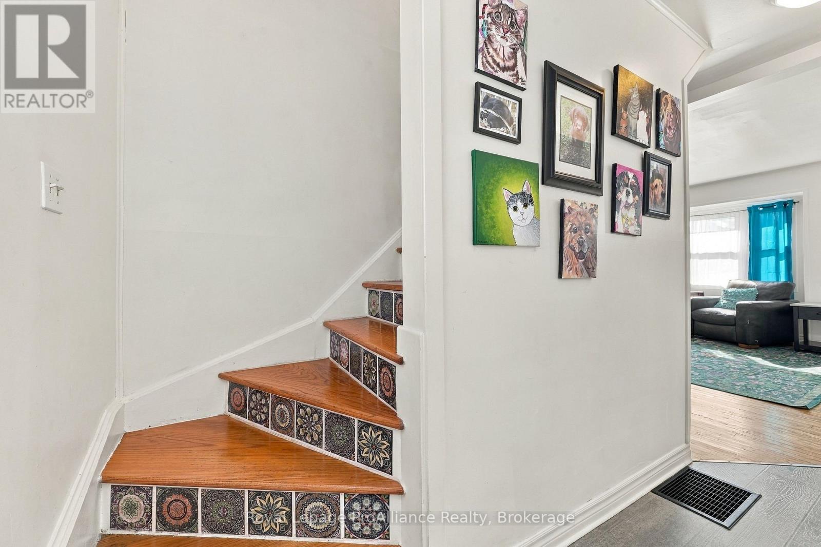 21 Third Street, Belleville, ON photo 12