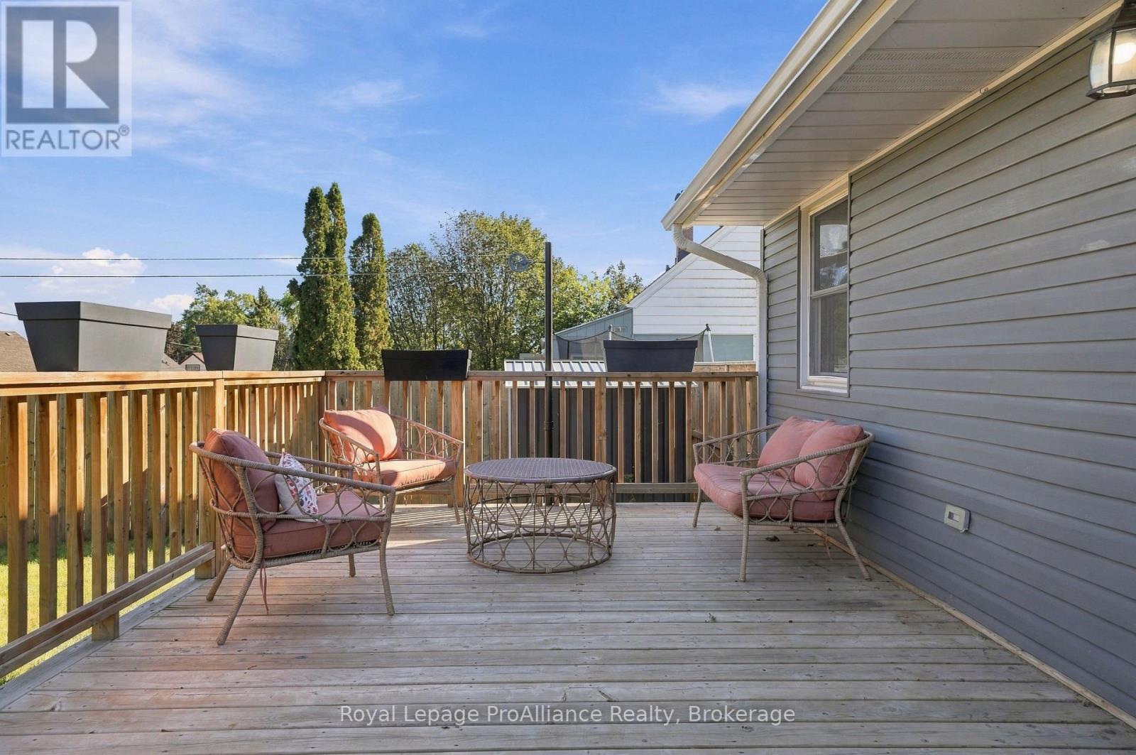 21 Third Street, Belleville, ON photo 22