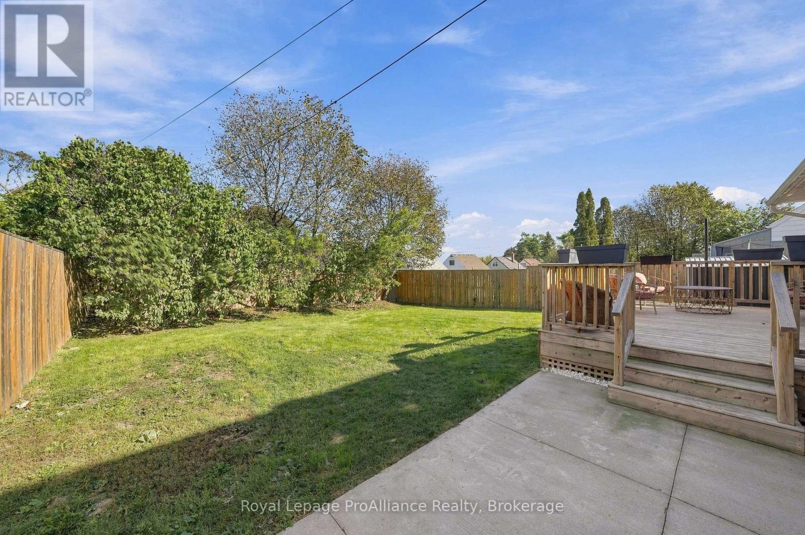 21 Third Street, Belleville, ON photo 23