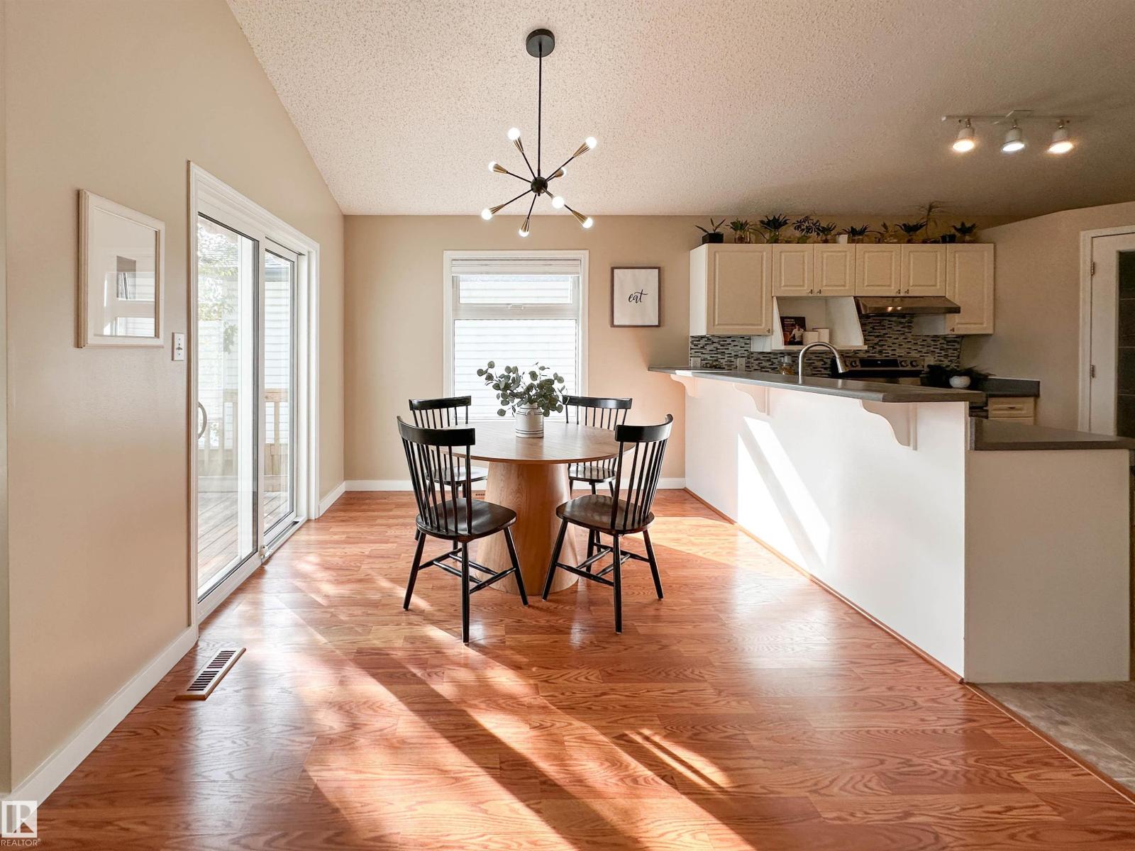 168 HERITAGE DR - 11