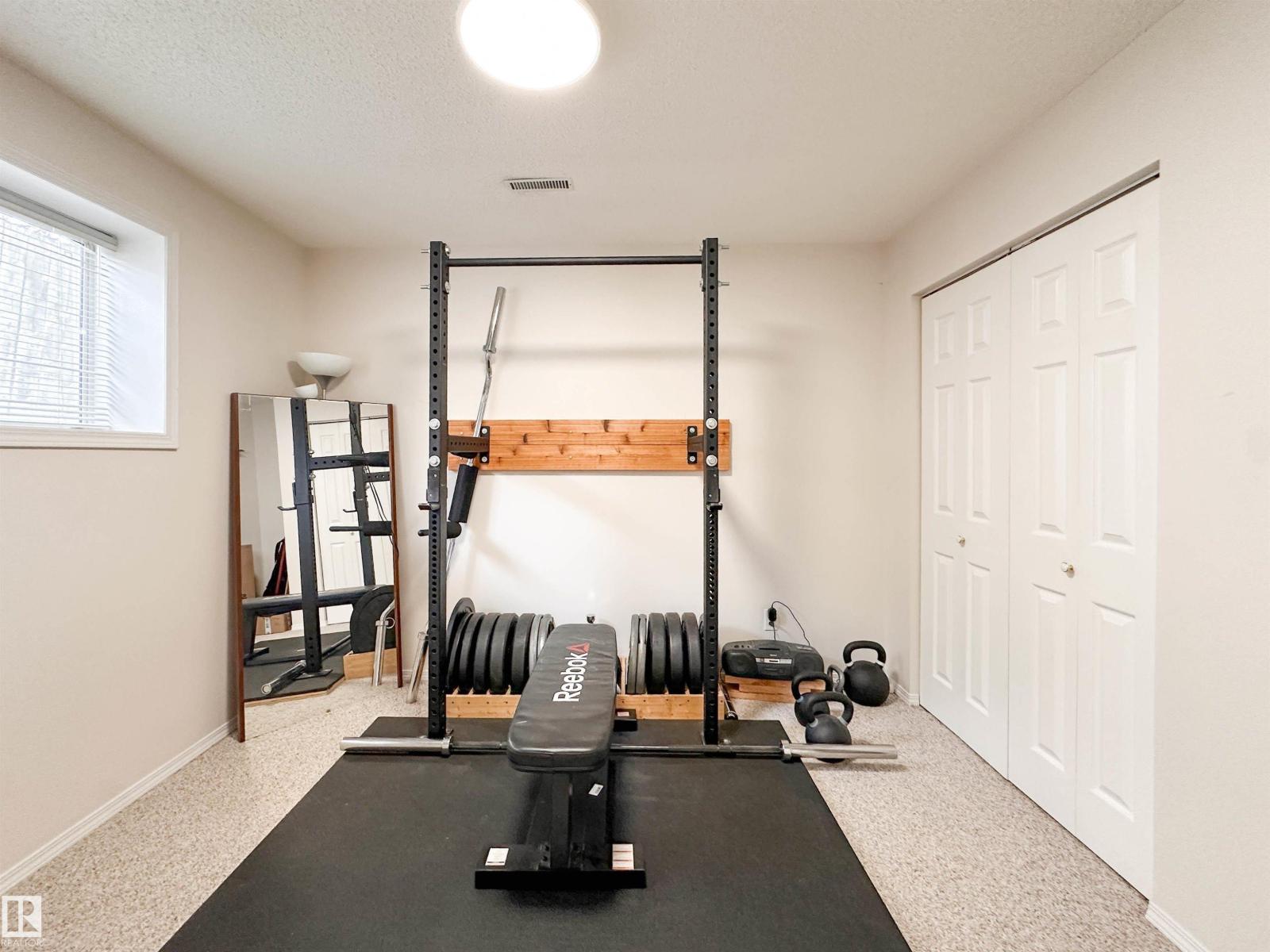 168 HERITAGE DR - 44