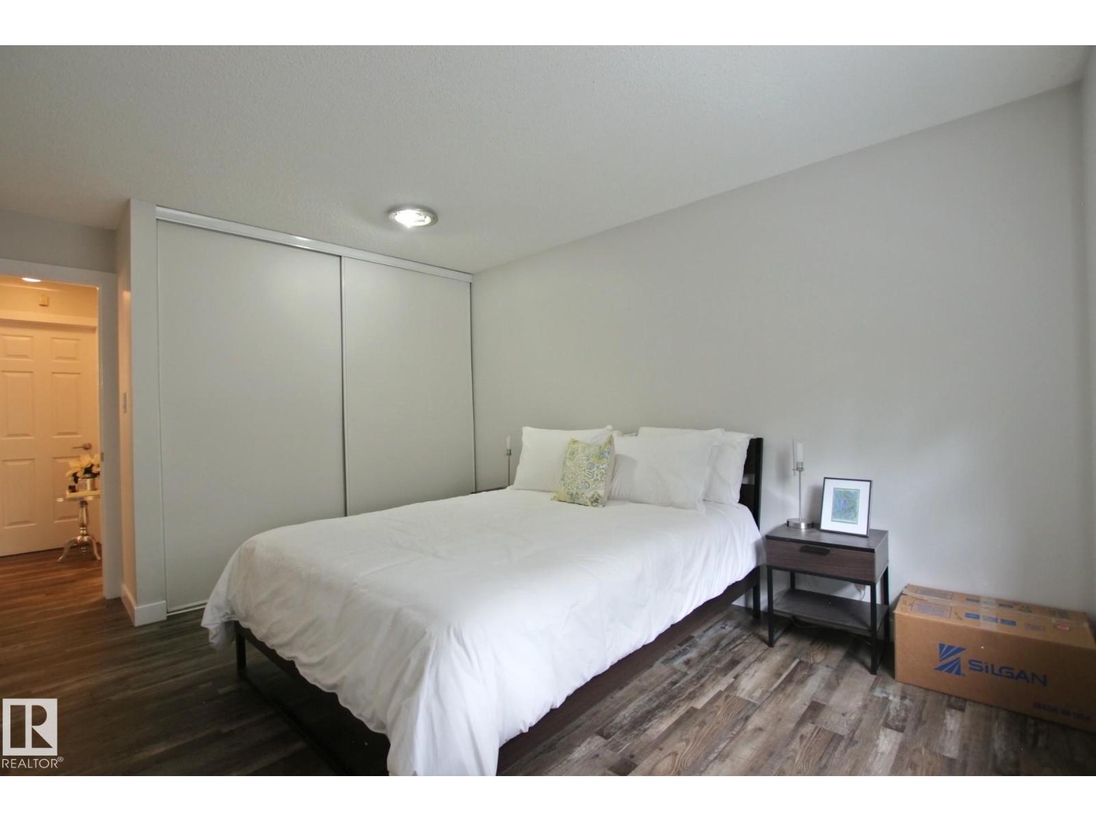 #109 9010 106 AV NW - 15