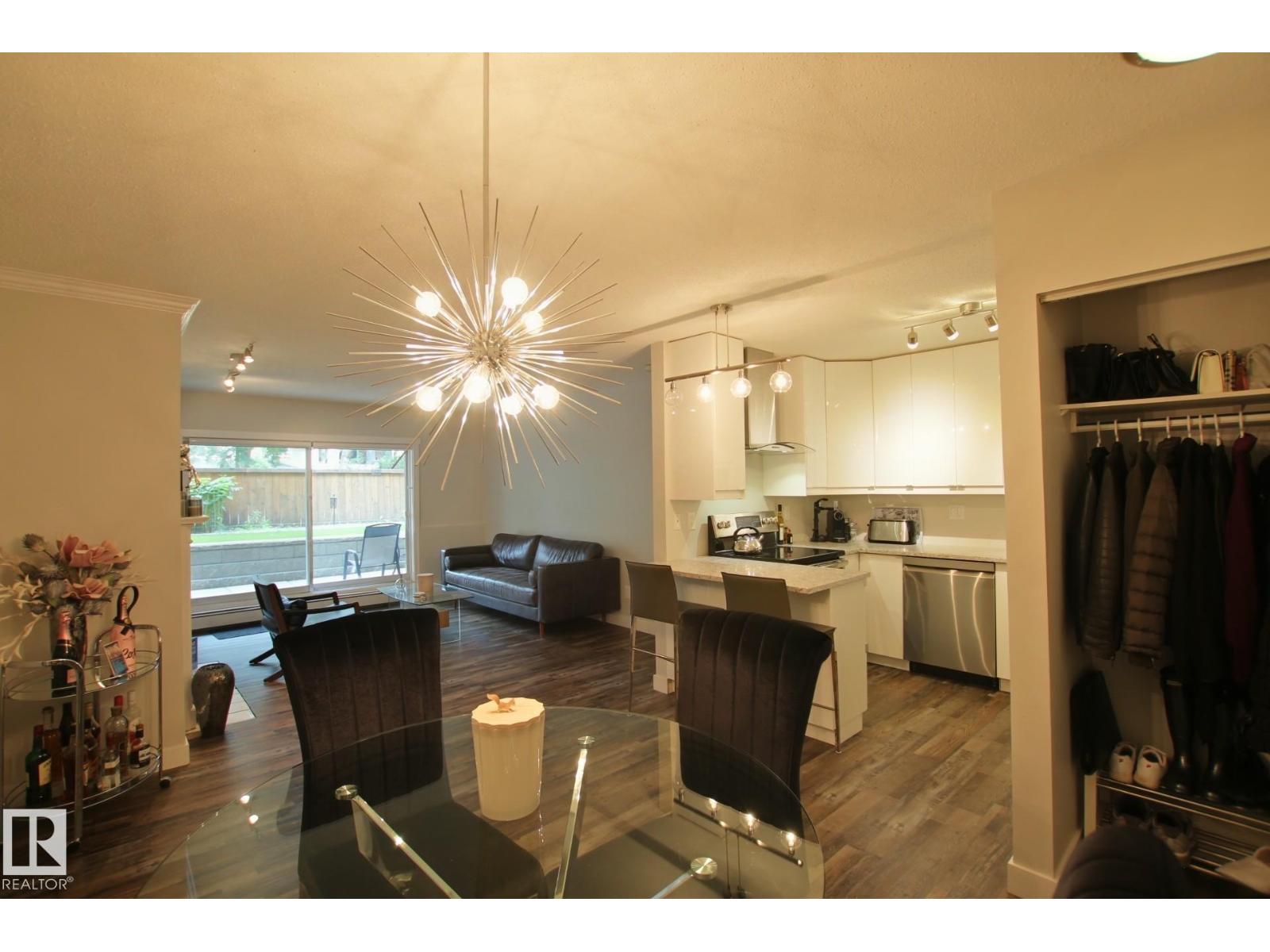#109 9010 106 AV NW - 23