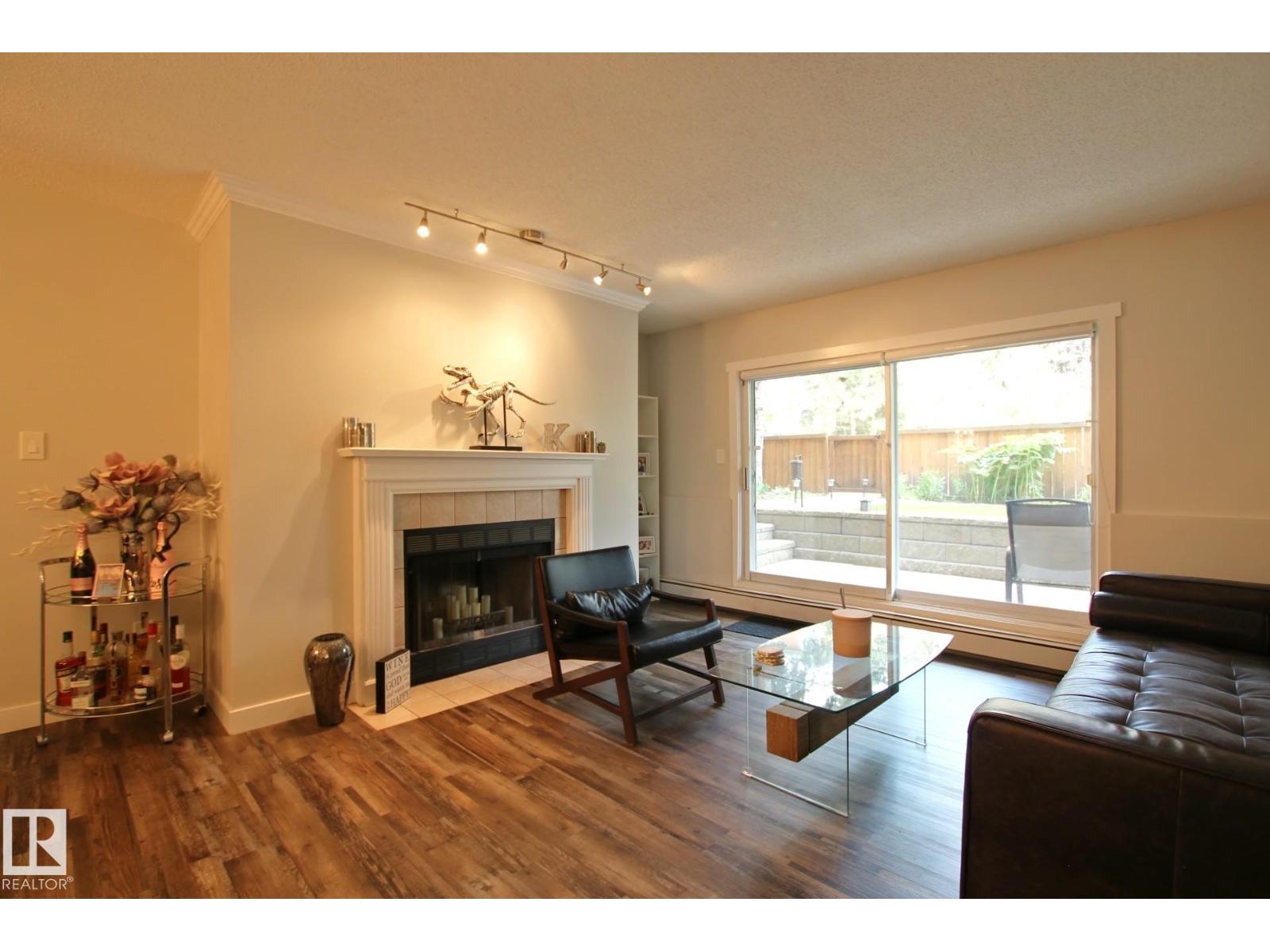 #109 9010 106 AV NW - 6