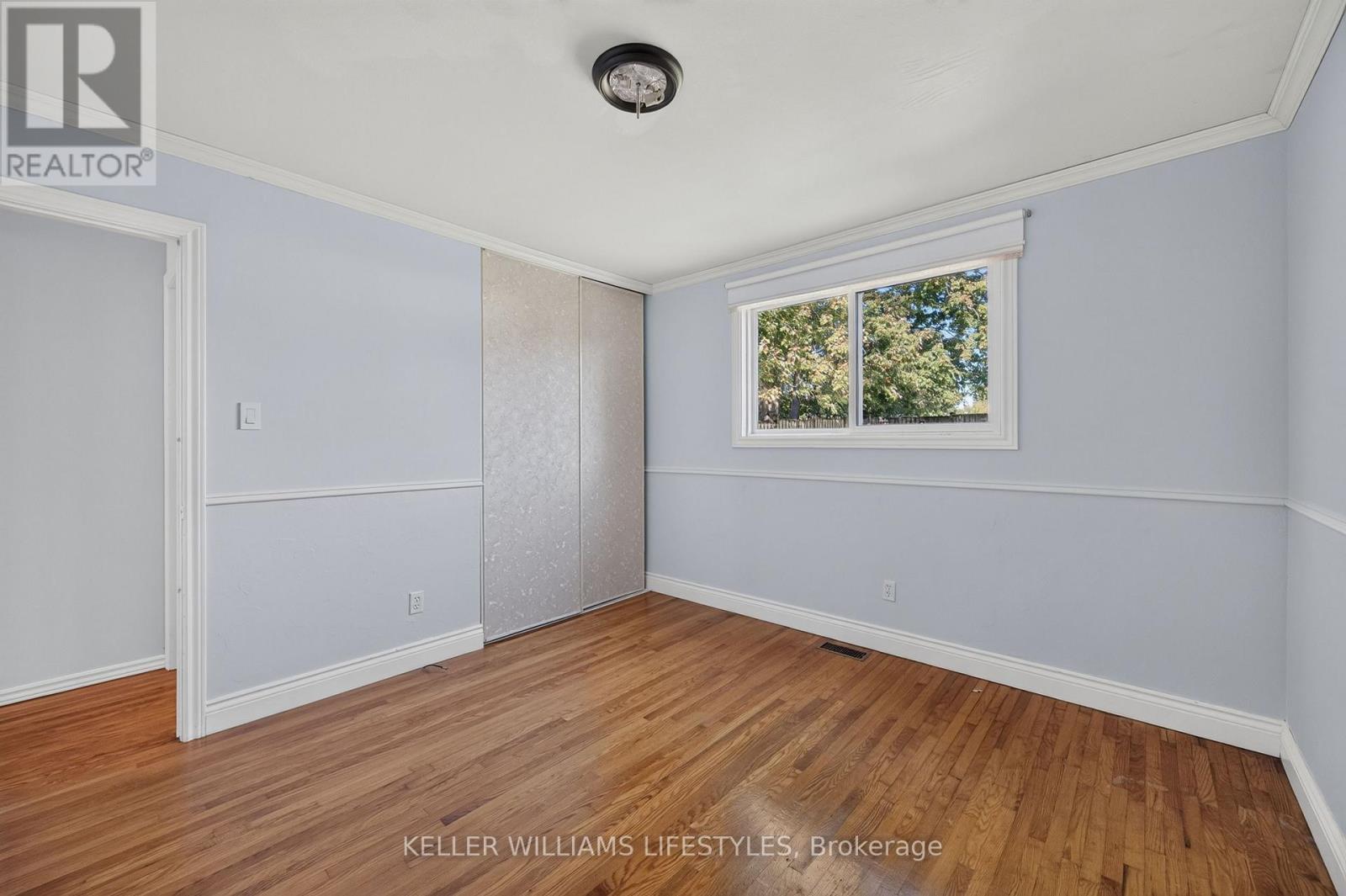 42 STROUD CRESCENT - Image 18