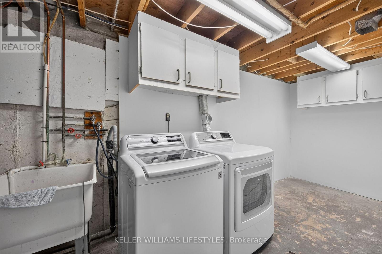 42 STROUD CRESCENT - Image 25