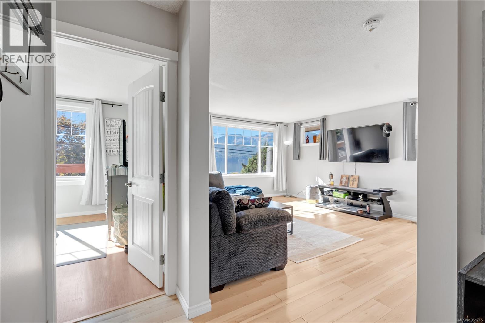 10579 Youbou Rd - 22
