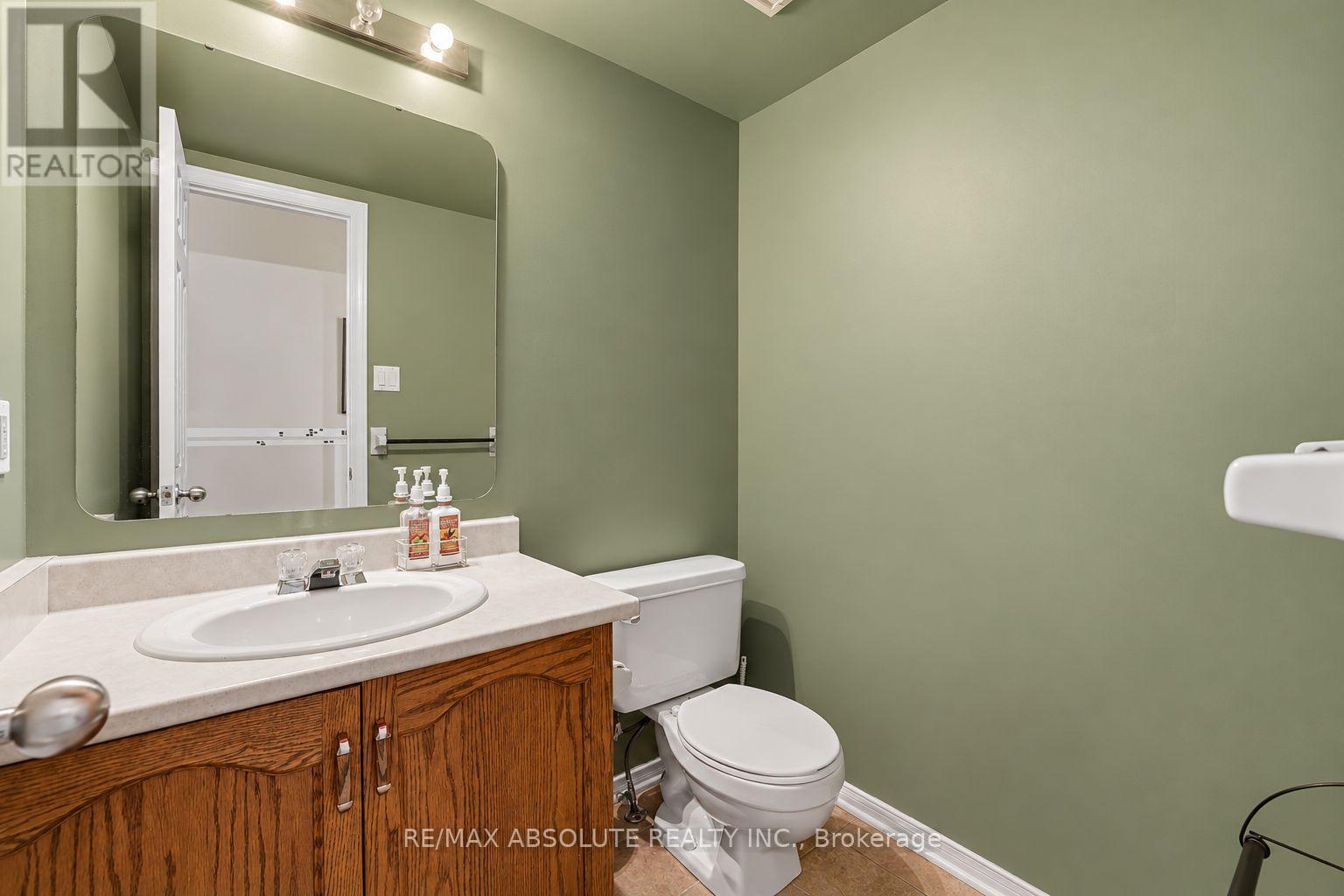 42 ROBLYN WAY - Image 14