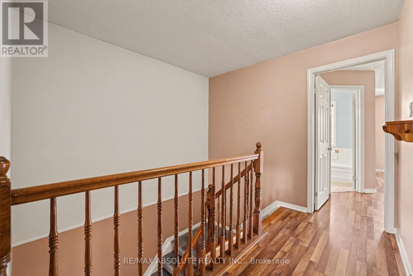 42 ROBLYN WAY - 15