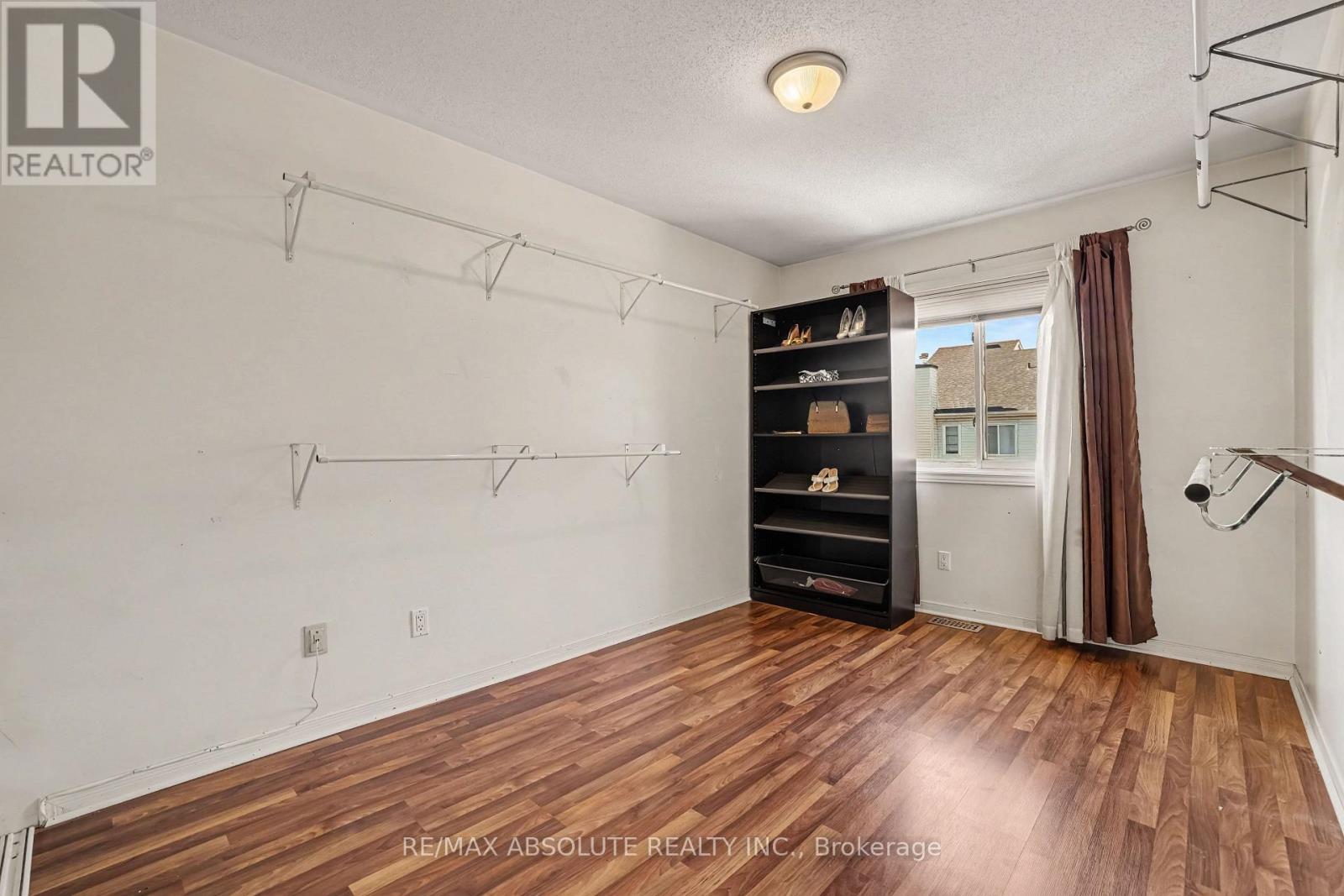 42 ROBLYN WAY - Image 25