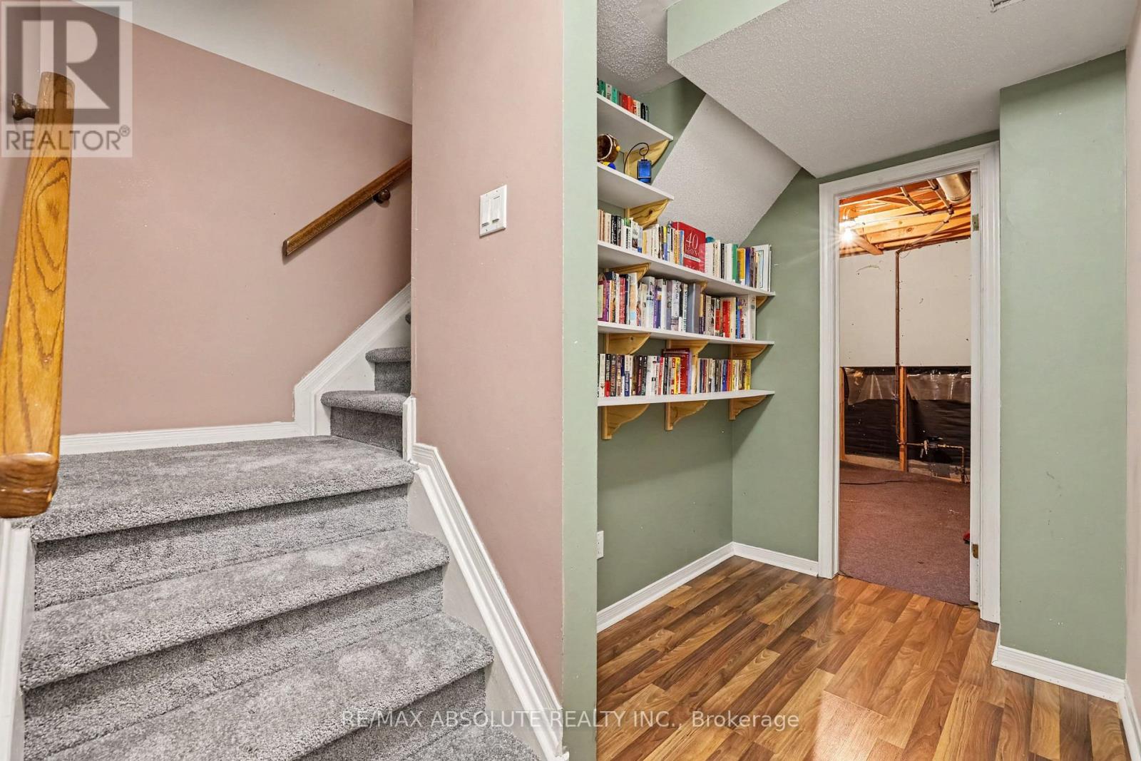 42 ROBLYN WAY - Image 26